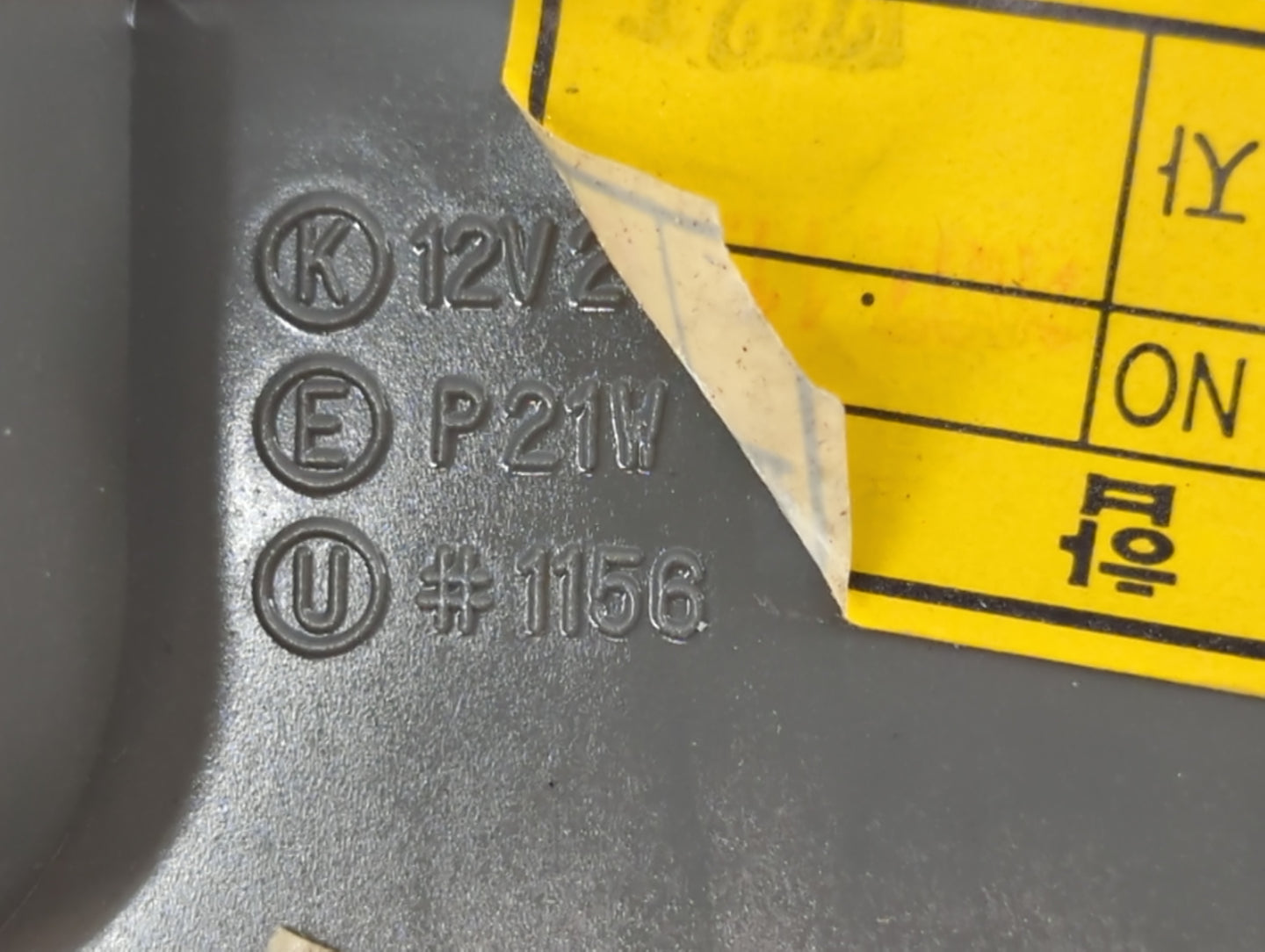 2008 Kia Spectra High Mounted Stop Third Brake Light Lamp - Oemusedautoparts1.com