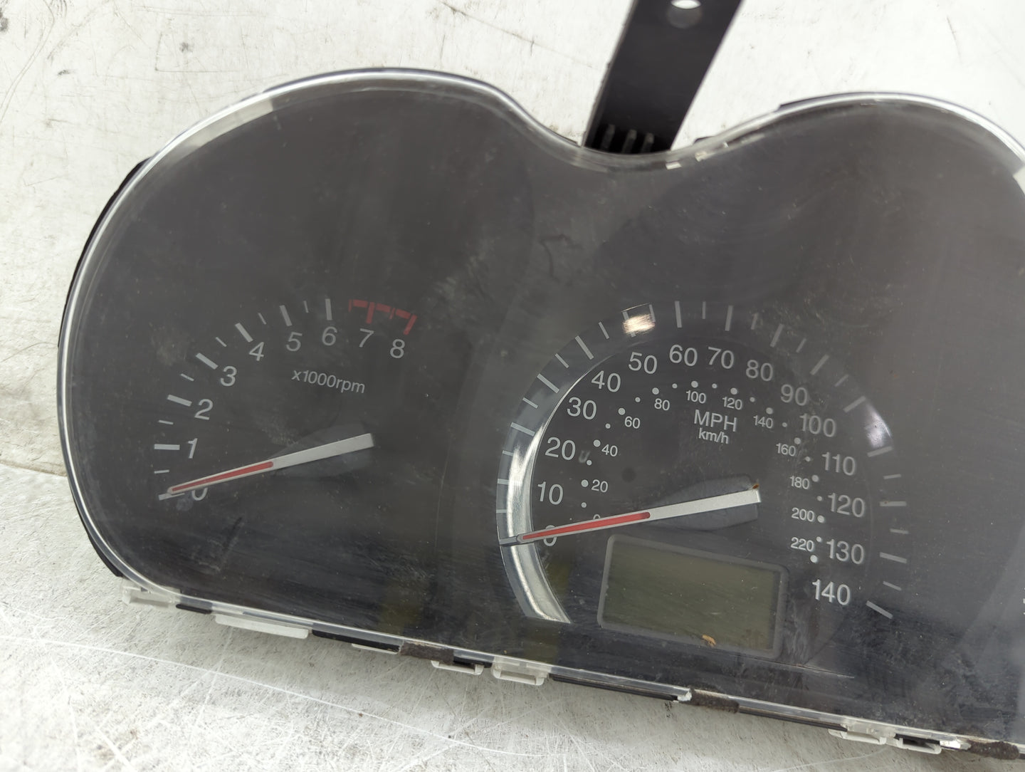 2008-2009 Kia Spectra Instrument Cluster Speedometer Gauges P/N:94021-2F290 Miles: Fits Fits 2008 2009 OEM Used Auto Parts -