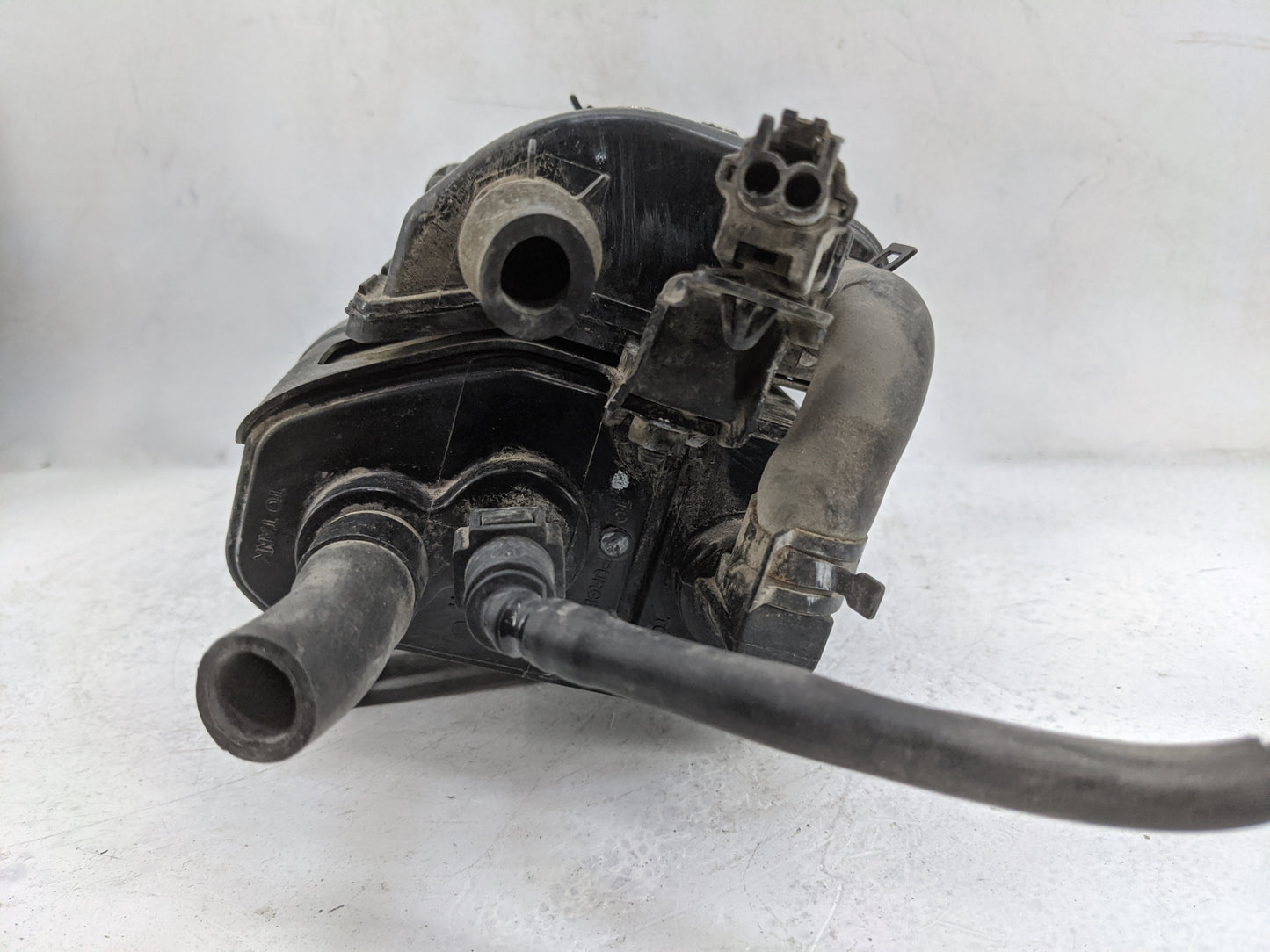 2008 Kia Spectra Fuel Vapor Charcoal Canister - Oemusedautoparts1.com