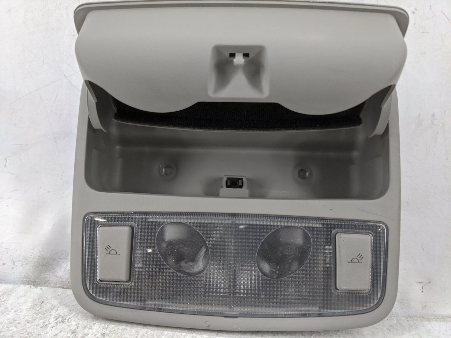 2008 Kia Spectra Overhead Roof Console Gray - Oemusedautoparts1.com