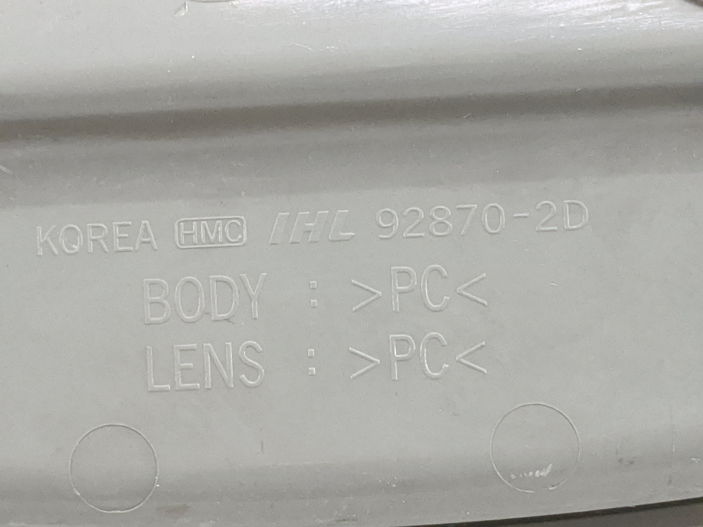 2008 Kia Spectra Overhead Roof Console Gray - Oemusedautoparts1.com