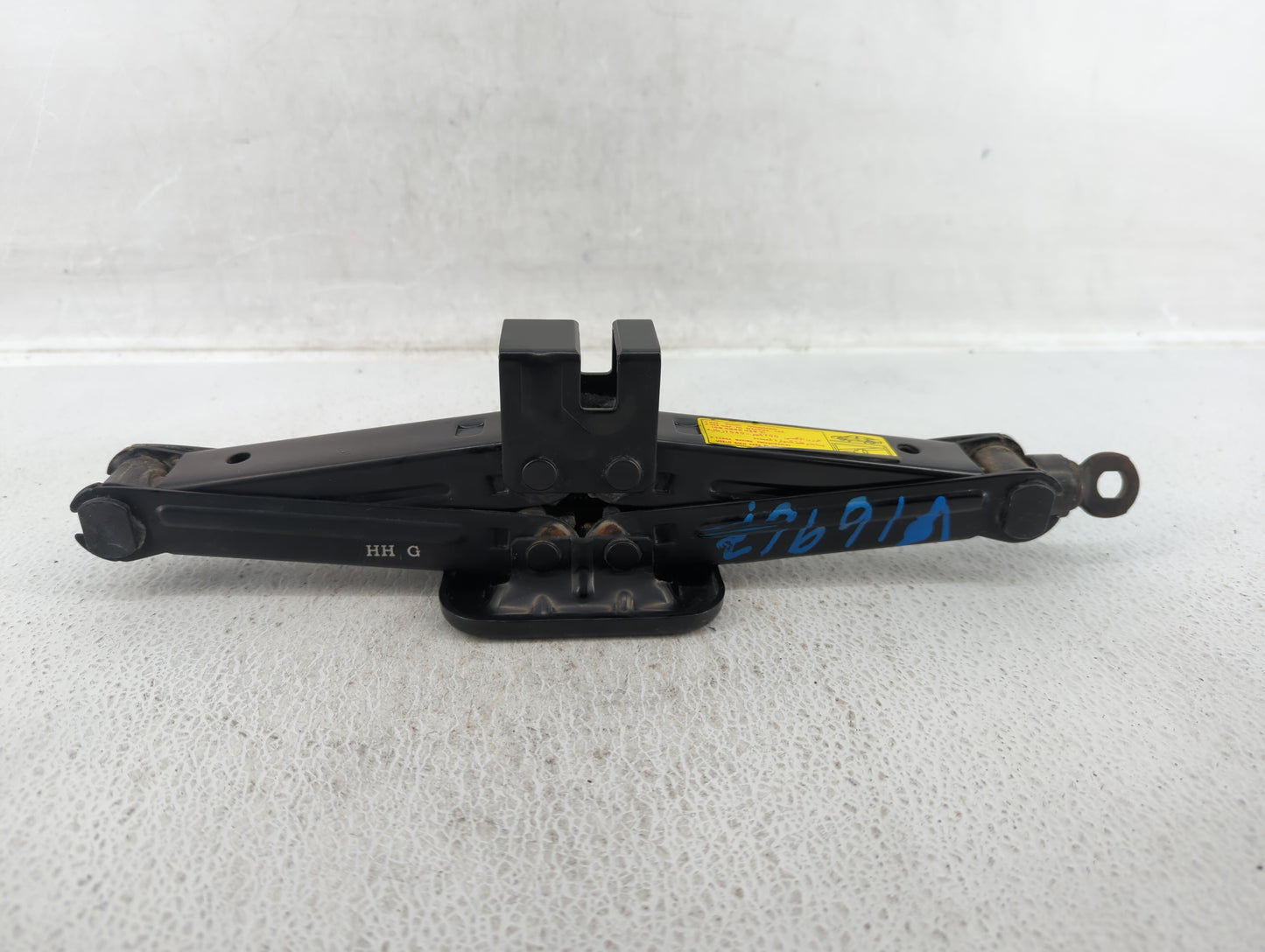 2008 Kia Spectra Spare Scissor Car Jack 527227 - Oemusedautoparts1.com