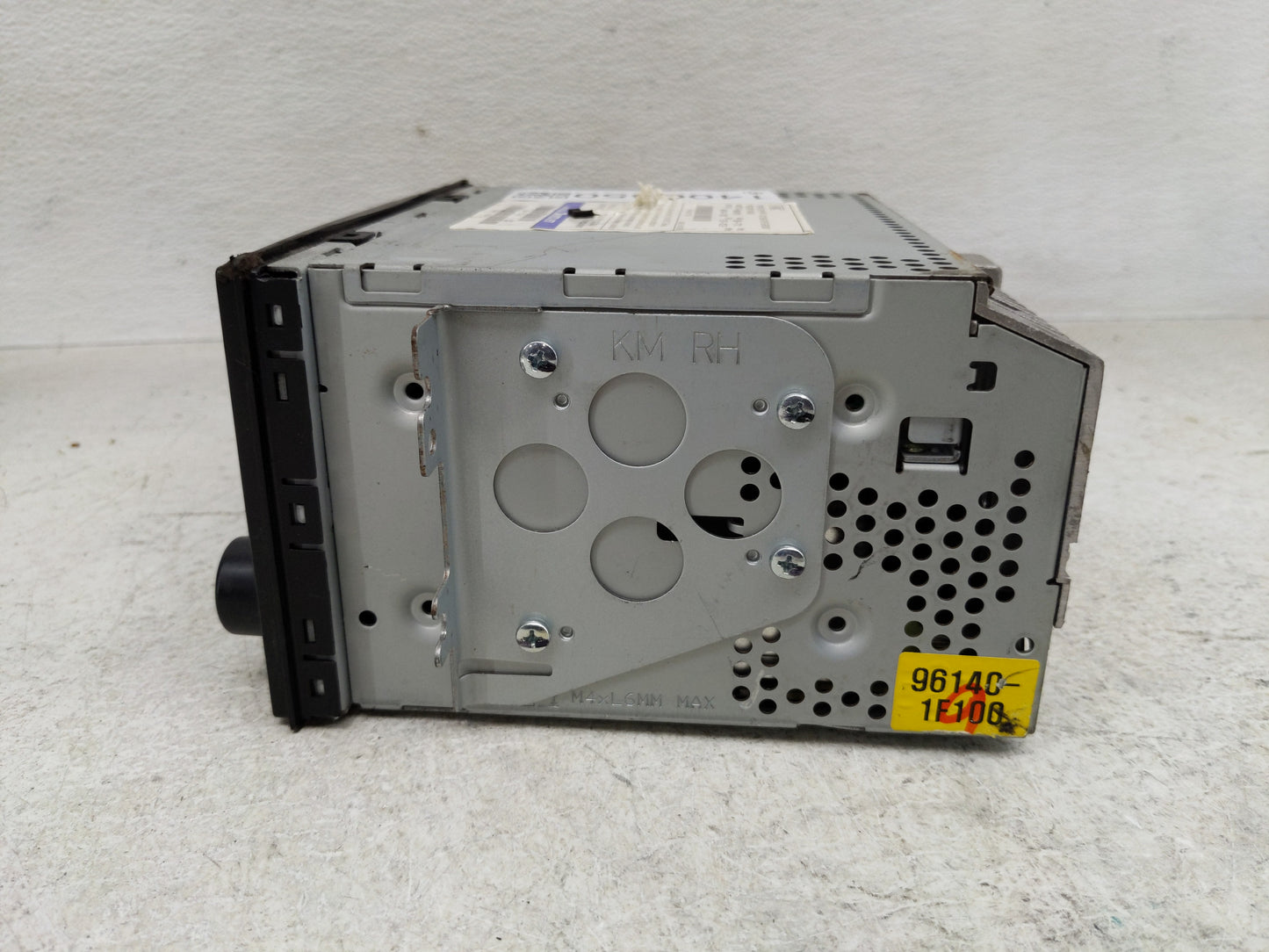 2005-2010 Kia Sportage Radio AM FM Cd Player Receiver Replacement P/N:96140-1F100 Fits Fits 2005 2006 2007 2008 2009 2010 OE