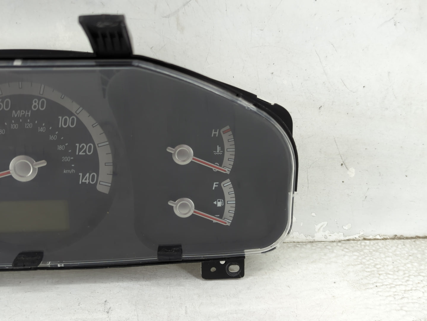2008 Kia Sportage Instrument Cluster Speedometer Gauges P/N:94001-1F043 Miles: Fits OEM Used Auto Parts - Oemusedautoparts1.
