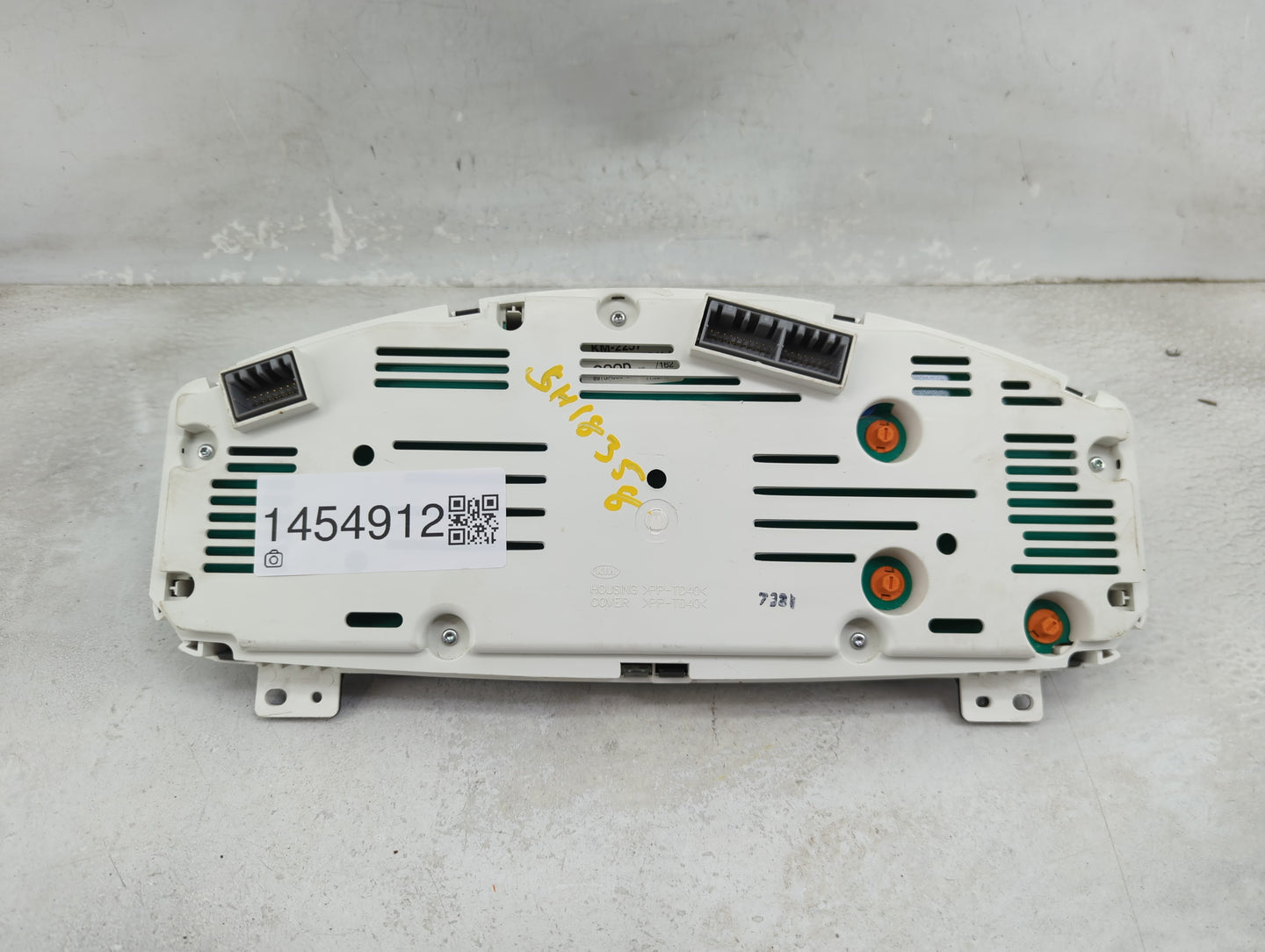 2008 Kia Sportage Instrument Cluster Speedometer Gauges P/N:94001-1F043 Miles: Fits OEM Used Auto Parts - Oemusedautoparts1.