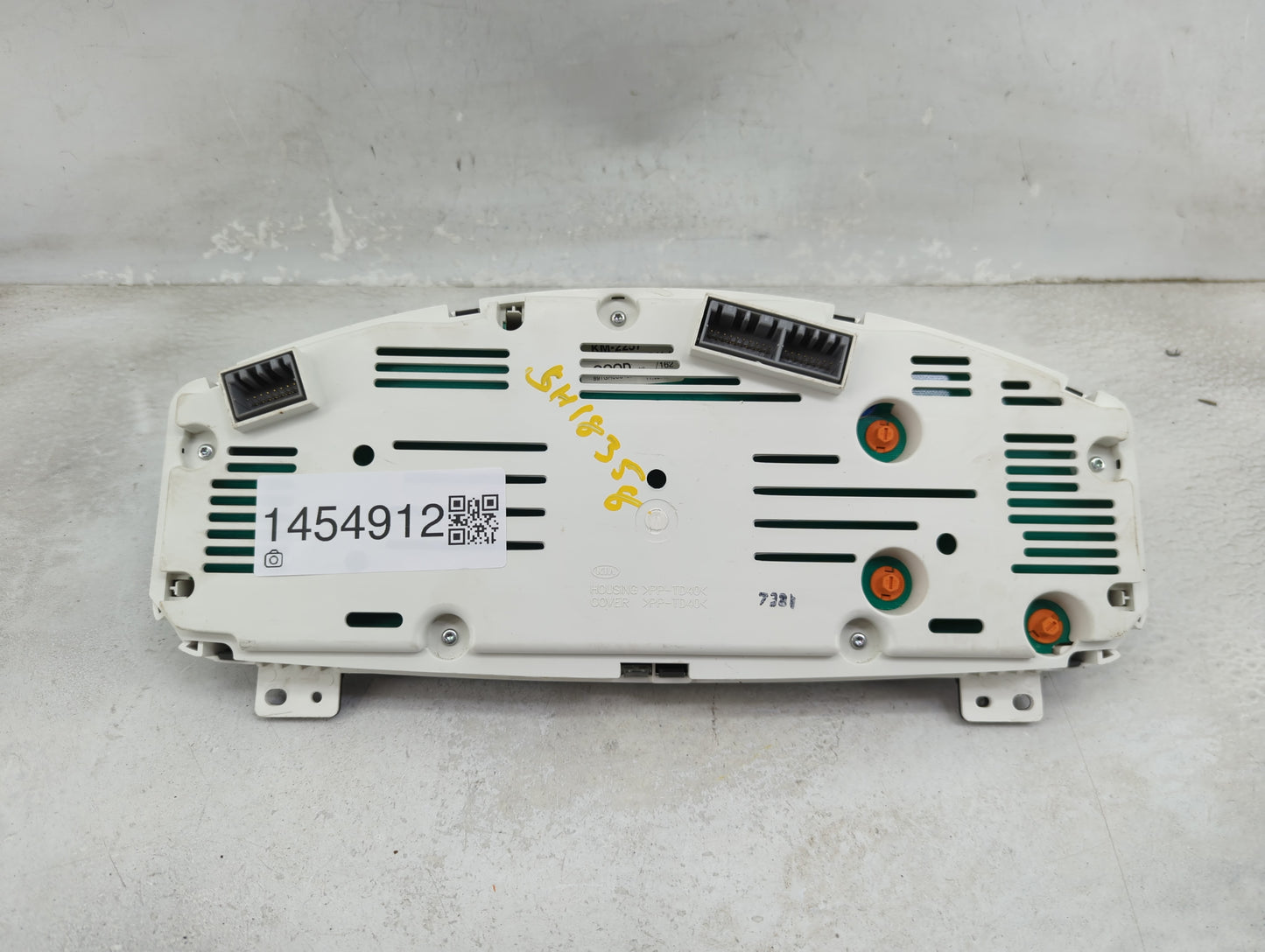 2008 Kia Sportage Instrument Cluster Speedometer Gauges P/N:94001-1F043 Miles: Fits OEM Used Auto Parts - Oemusedautoparts1.