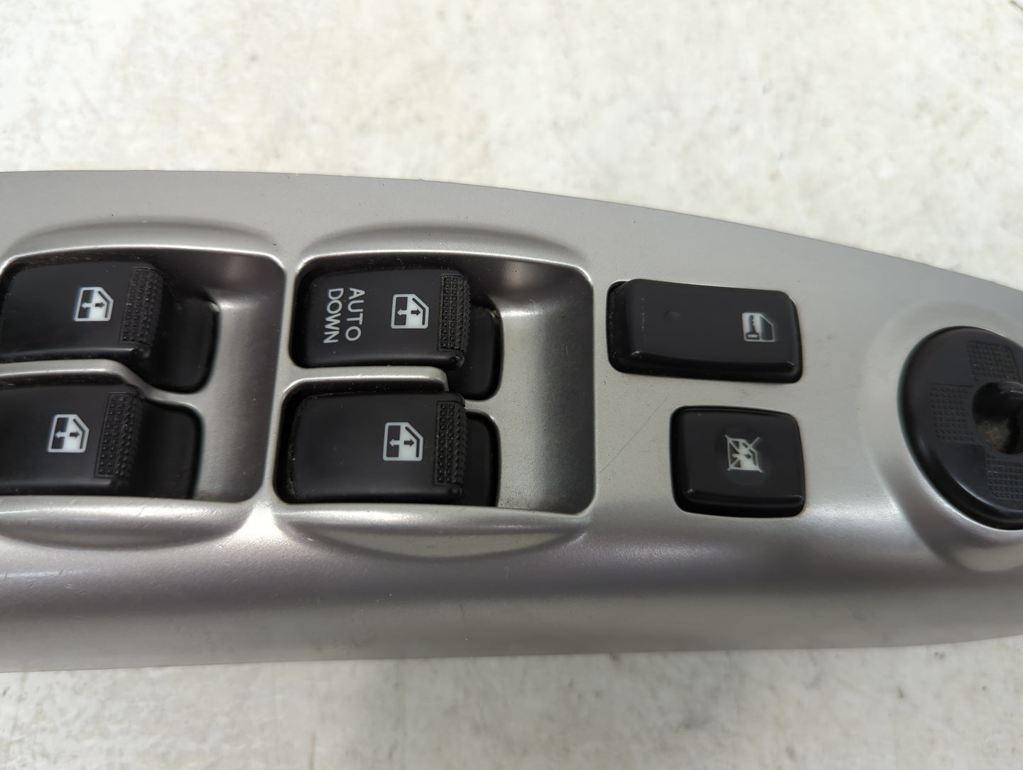2005-2010 Kia Sportage Master Power Window Switch Replacement Driver Side Left P/N:93570-1F260WK 483493-1110 Fits OEM Used A