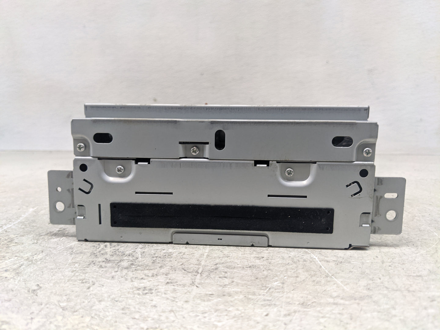 2008-2012 Land Rover Lr2 Radio AM FM Cd Player Receiver Replacement P/N:6G9N-14C230-TA 6G9N-18C815-TA Fits OEM Used Auto Par