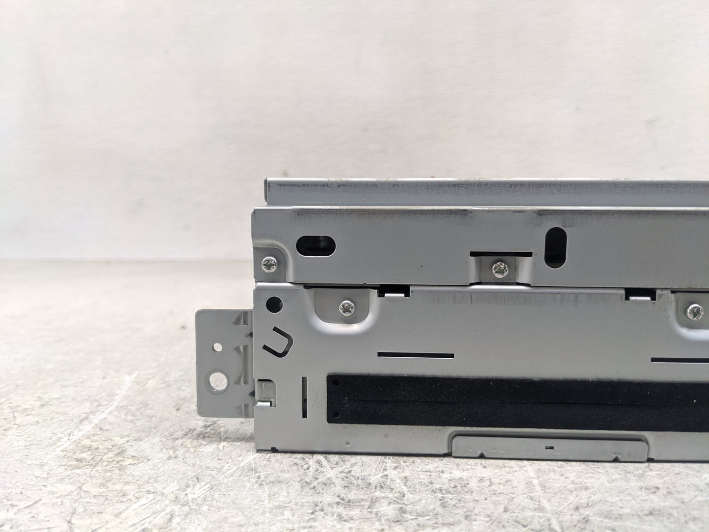 2008-2012 Land Rover Lr2 Radio AM FM Cd Player Receiver Replacement P/N:6G9N-14C230-TA 6G9N-18C815-TA Fits OEM Used Auto Par