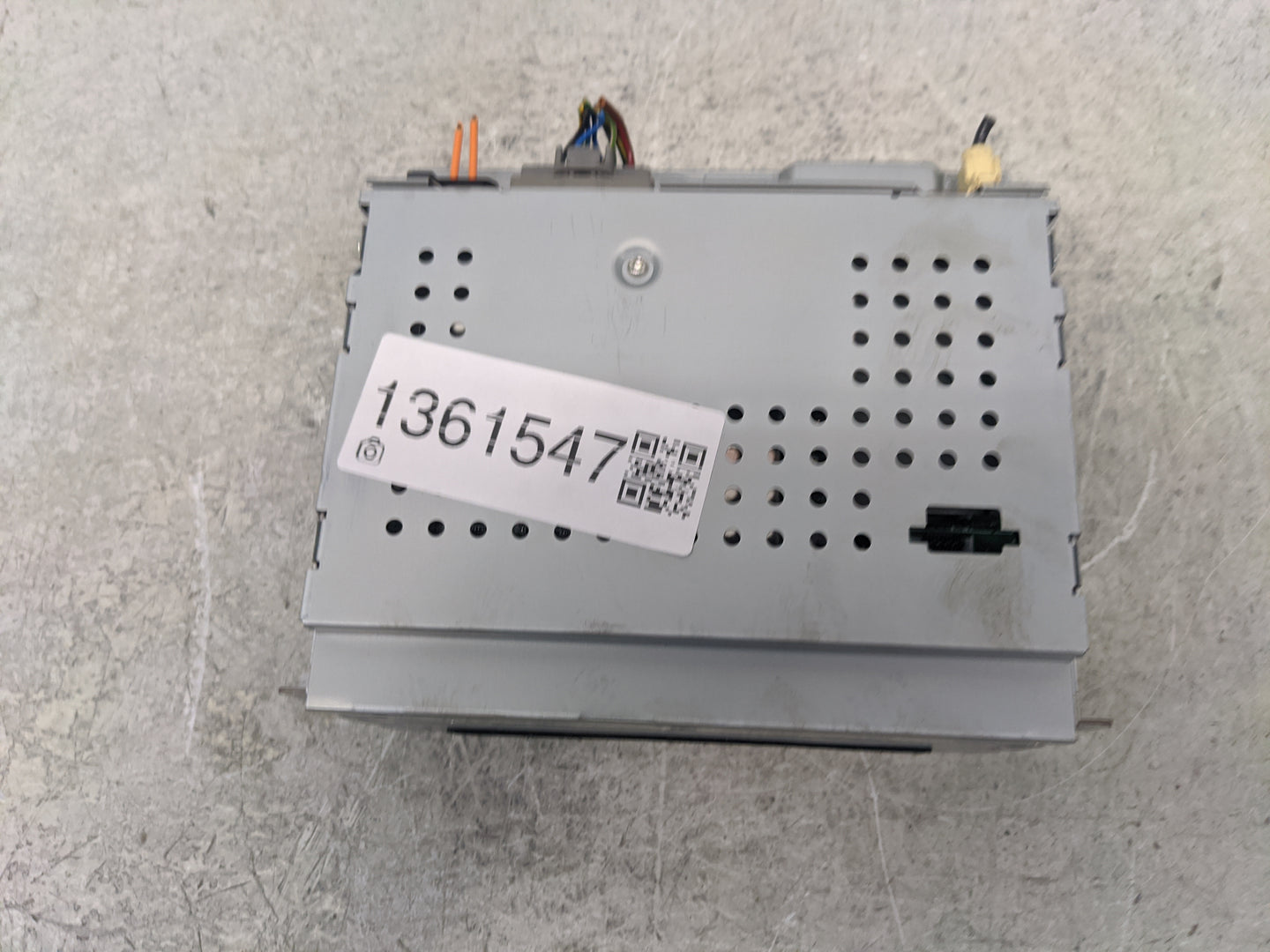 2008-2012 Land Rover Lr2 Radio AM FM Cd Player Receiver Replacement P/N:6G9N-14C230-TA 6G9N-18C815-TA Fits OEM Used Auto Par