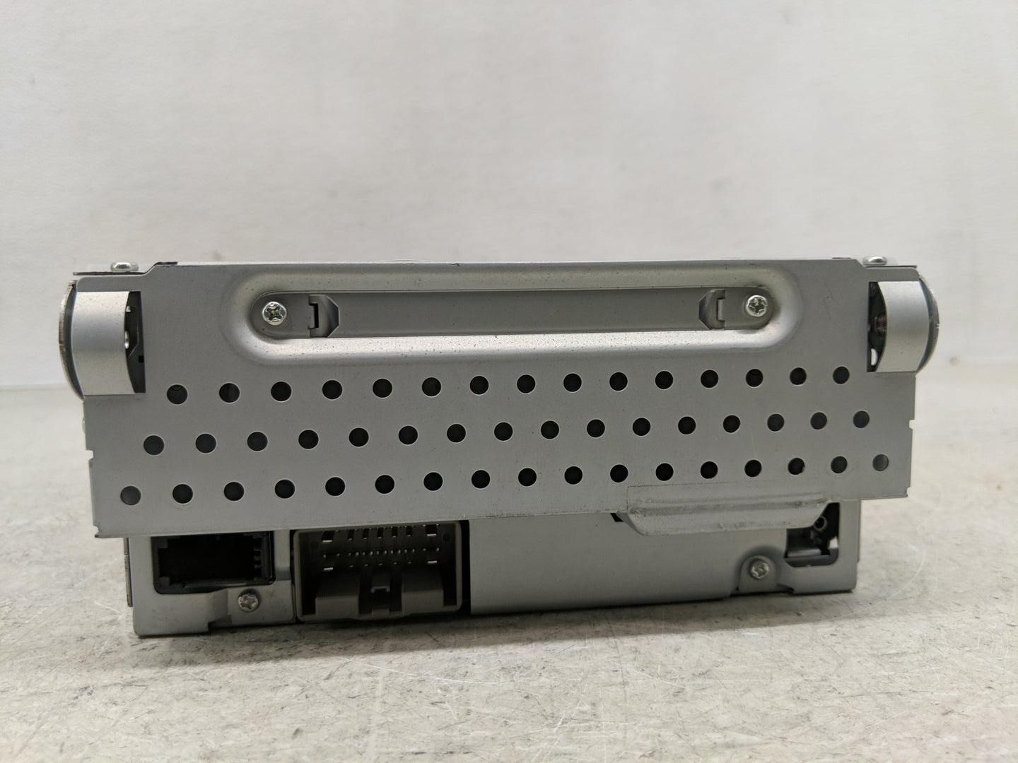 2008-2012 Land Rover Lr2 Radio AM FM Cd Player Receiver Replacement P/N:6G9N-18C815-TA Fits Fits 2008 2009 2010 2011 2012 20