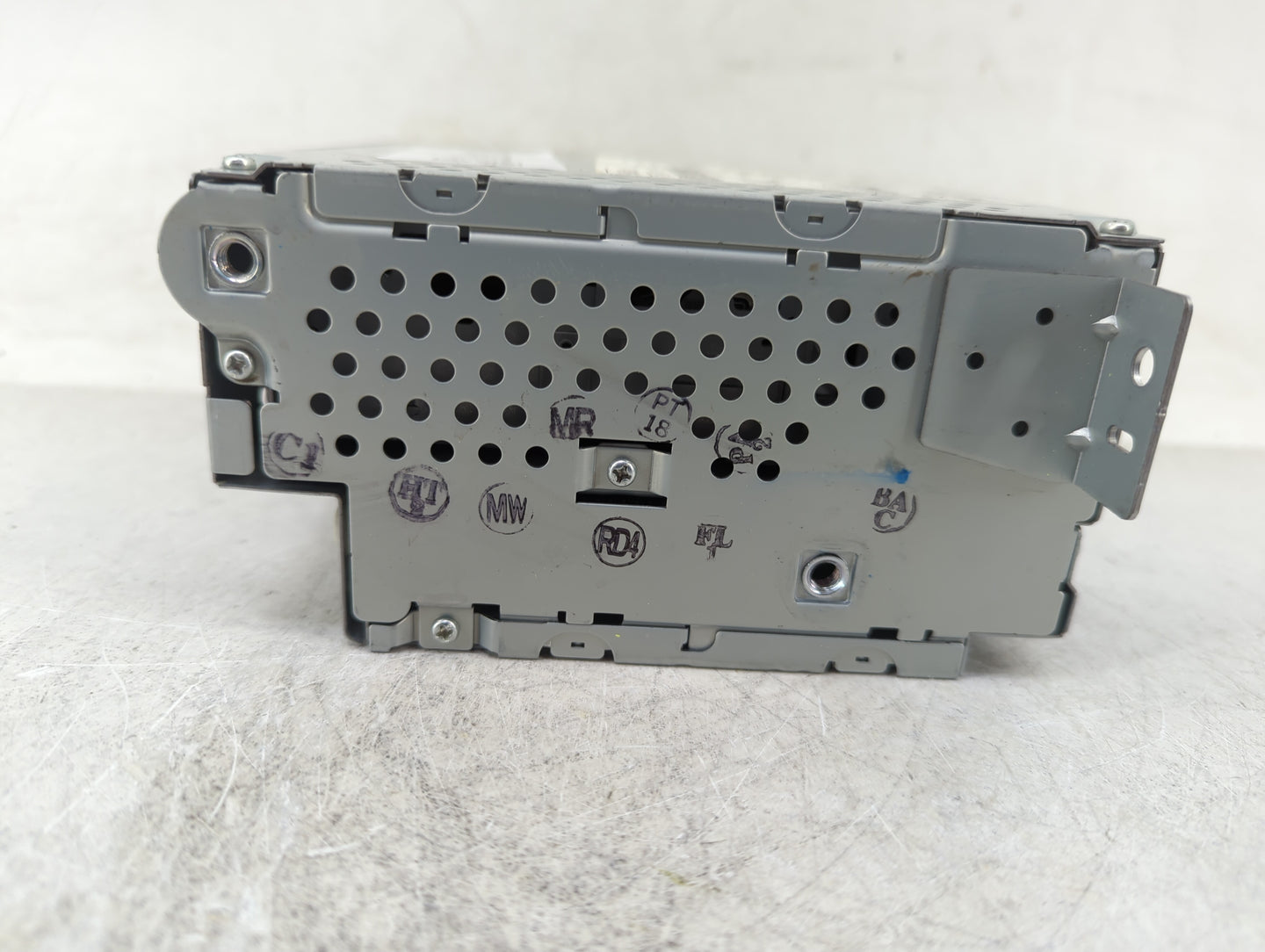 2008-2012 Land Rover Lr2 Radio AM FM Cd Player Receiver Replacement P/N:7G9N-18C815-TA Fits Fits 2008 2009 2010 2011 2012 20