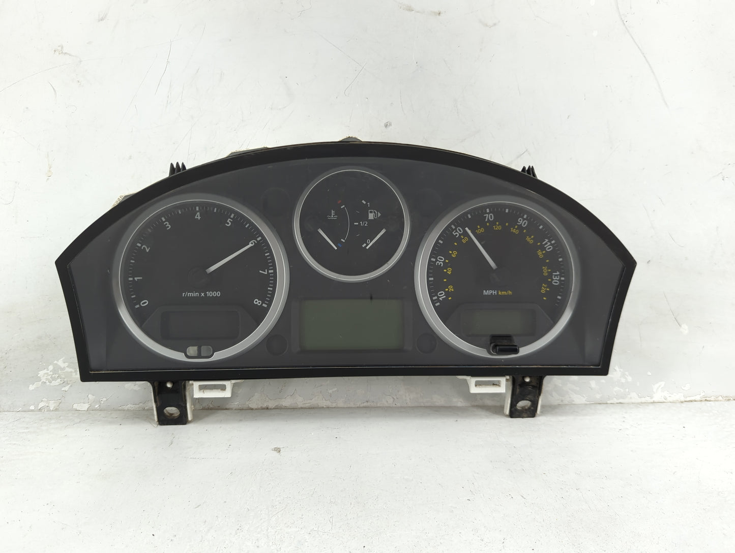 2008 Land Rover Lr2 Instrument Cluster Speedometer Gauges P/N:YAH500220 LR-0026-005-MO-CO, YAC502590 Miles: Fits Fits 2009 O