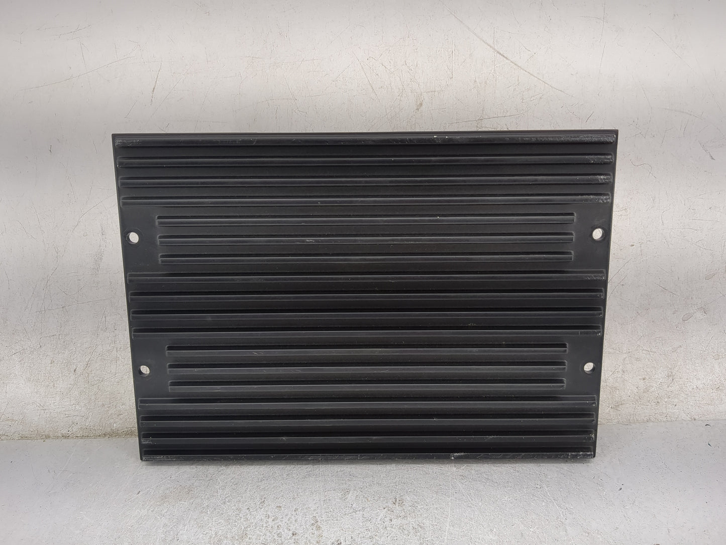 2008 Land Rover Lr2 Radio Speaker Amplifier - Oemusedautoparts1.com