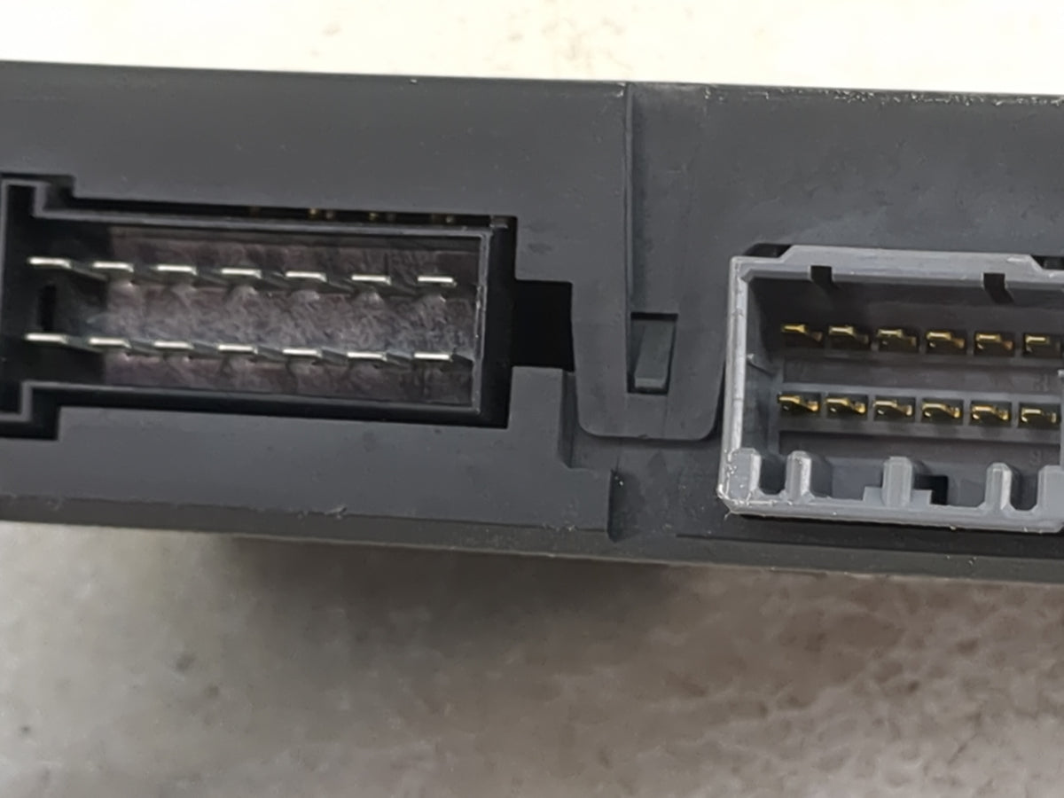 2008-2012 Land Rover Lr2 Seat Control Module - Oemusedautoparts1.com