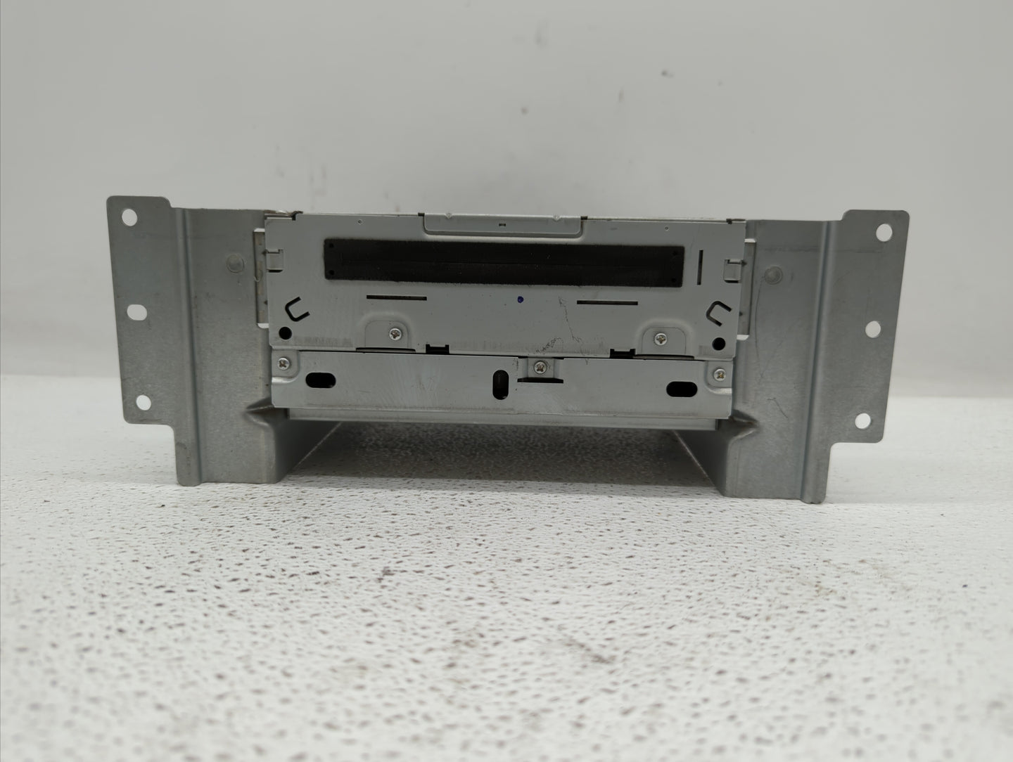 2008-2012 Land Rover Lr2 Radio AM FM Cd Player Receiver Replacement P/N:7G9N-18C815-NB 6G9N-18C815-TA Fits OEM Used Auto Par