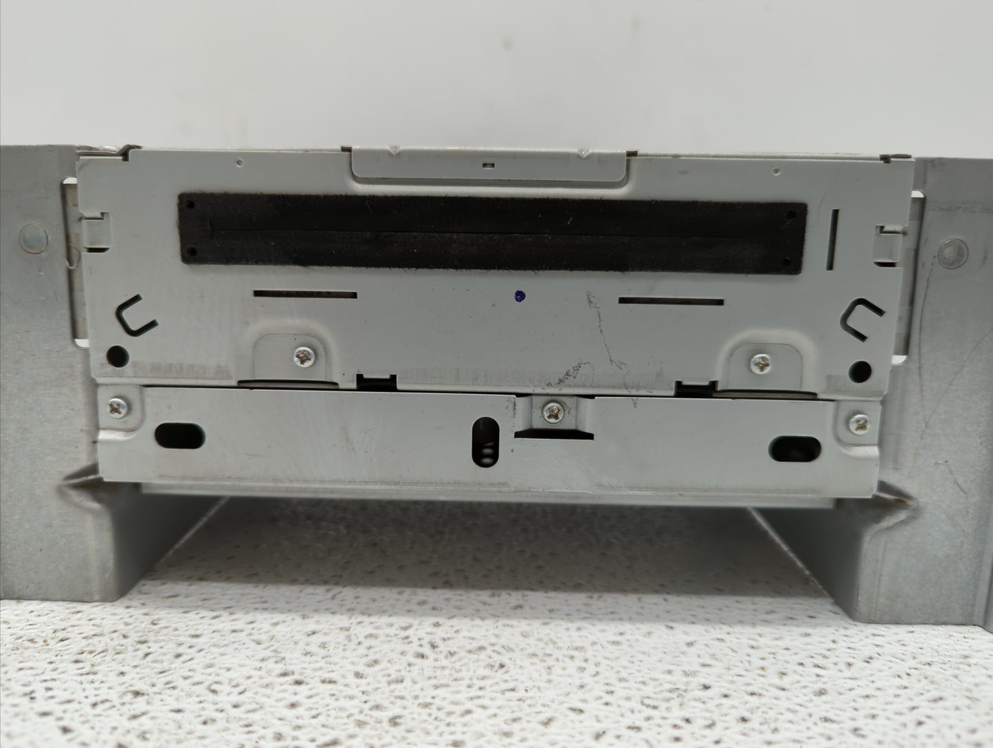 2008-2012 Land Rover Lr2 Radio AM FM Cd Player Receiver Replacement P/N:7G9N-18C815-NB 6G9N-18C815-TA Fits OEM Used Auto Par