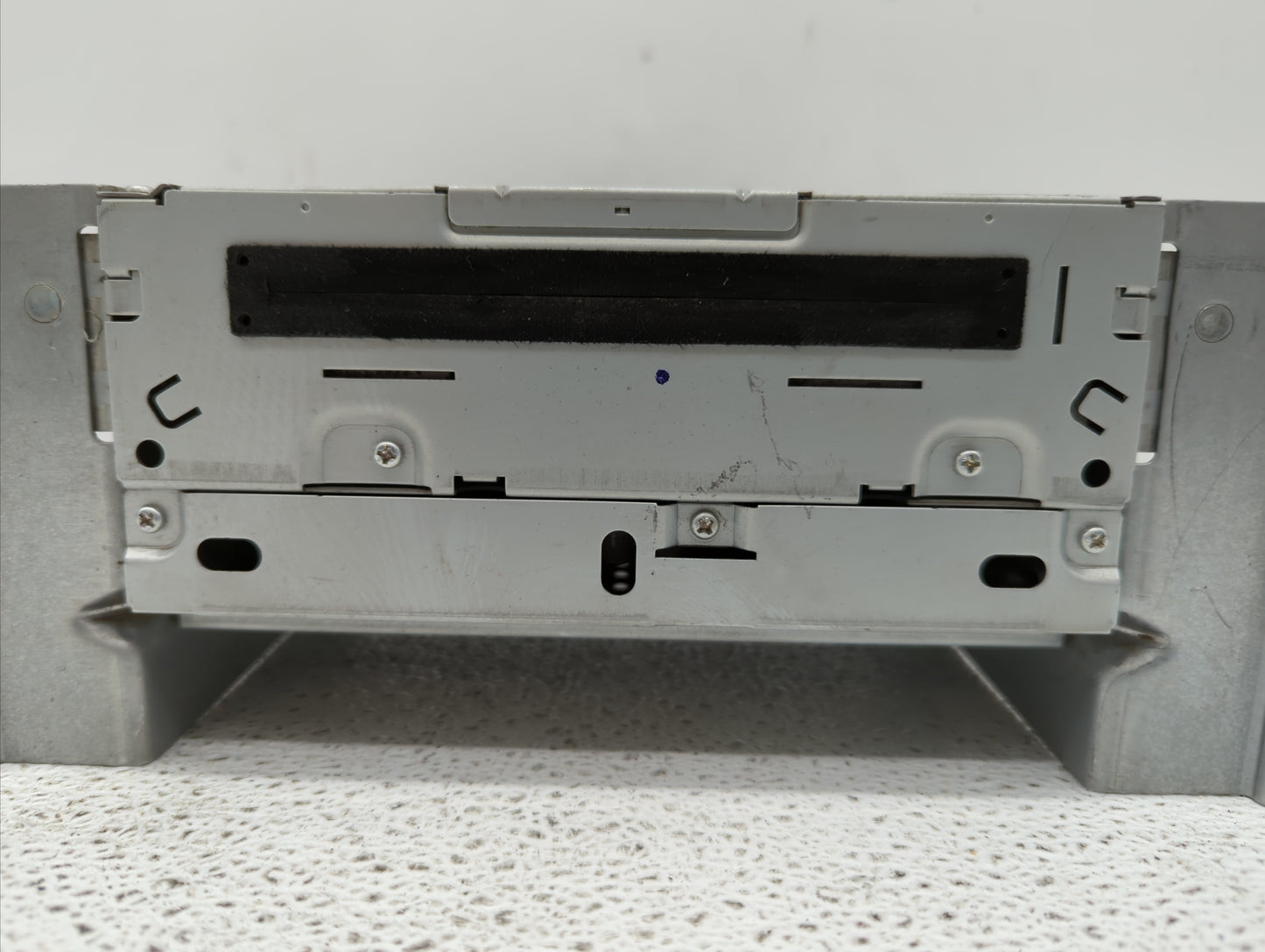 2008-2012 Land Rover Lr2 Radio AM FM Cd Player Receiver Replacement P/N:7G9N-18C815-NB 6G9N-18C815-TA Fits OEM Used Auto Par