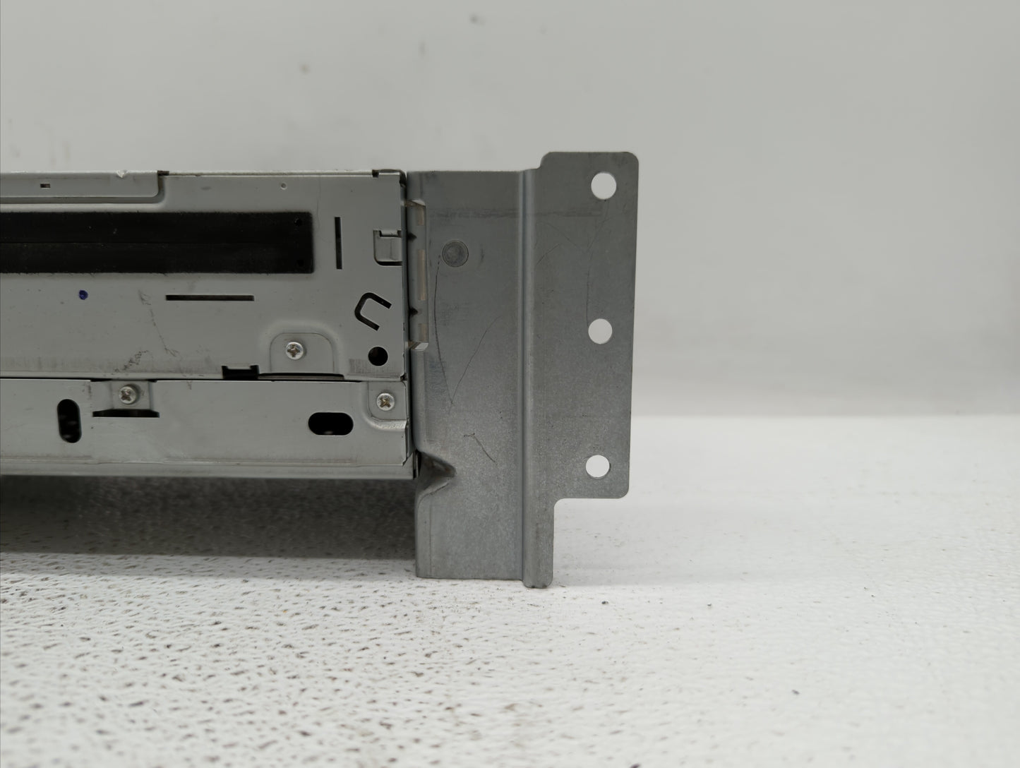 2008-2012 Land Rover Lr2 Radio AM FM Cd Player Receiver Replacement P/N:7G9N-18C815-NB 6G9N-18C815-TA Fits OEM Used Auto Par