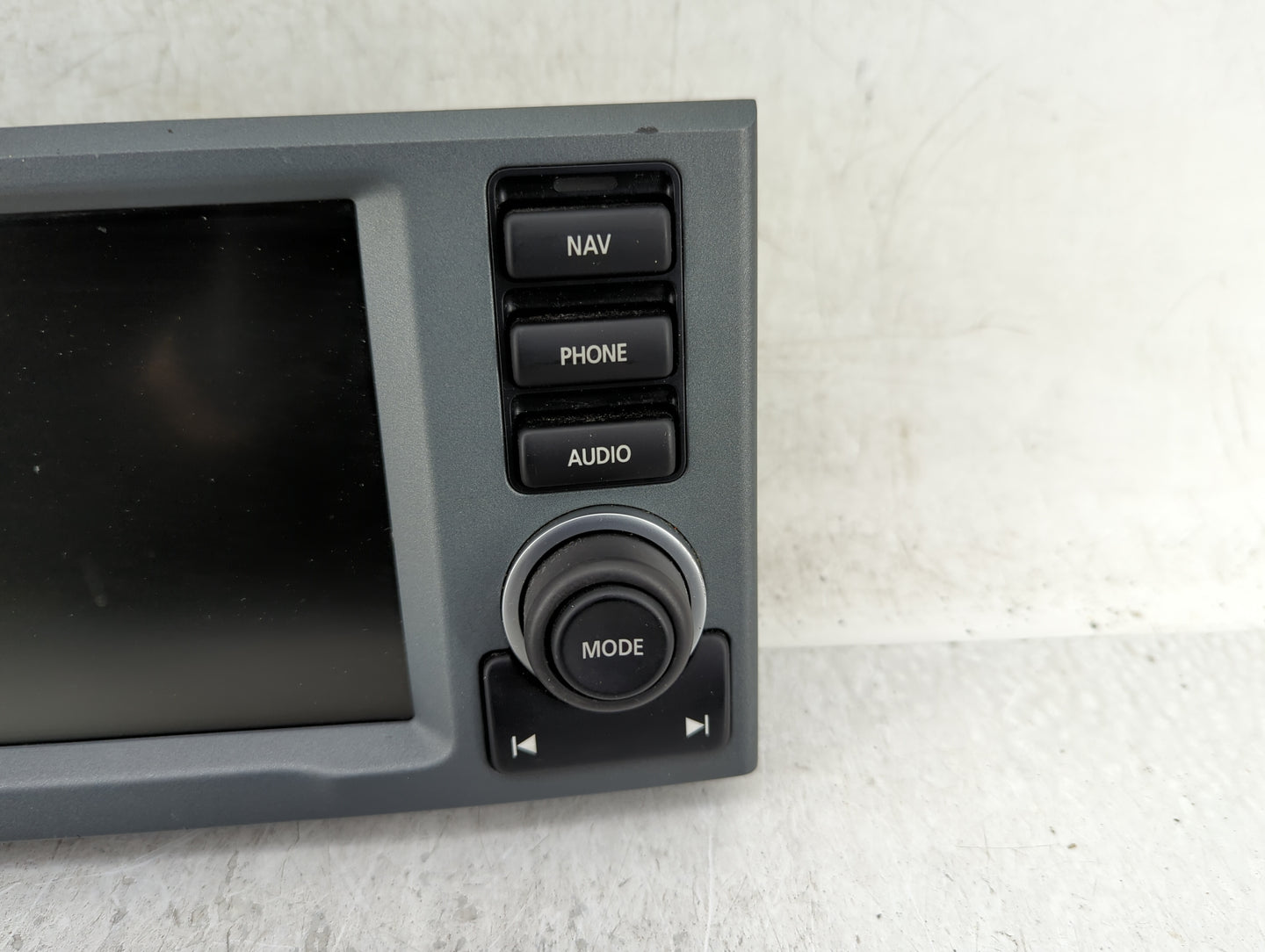 2005-2009 Land Rover Range Rover Information Display Screen - Oemusedautoparts1.com