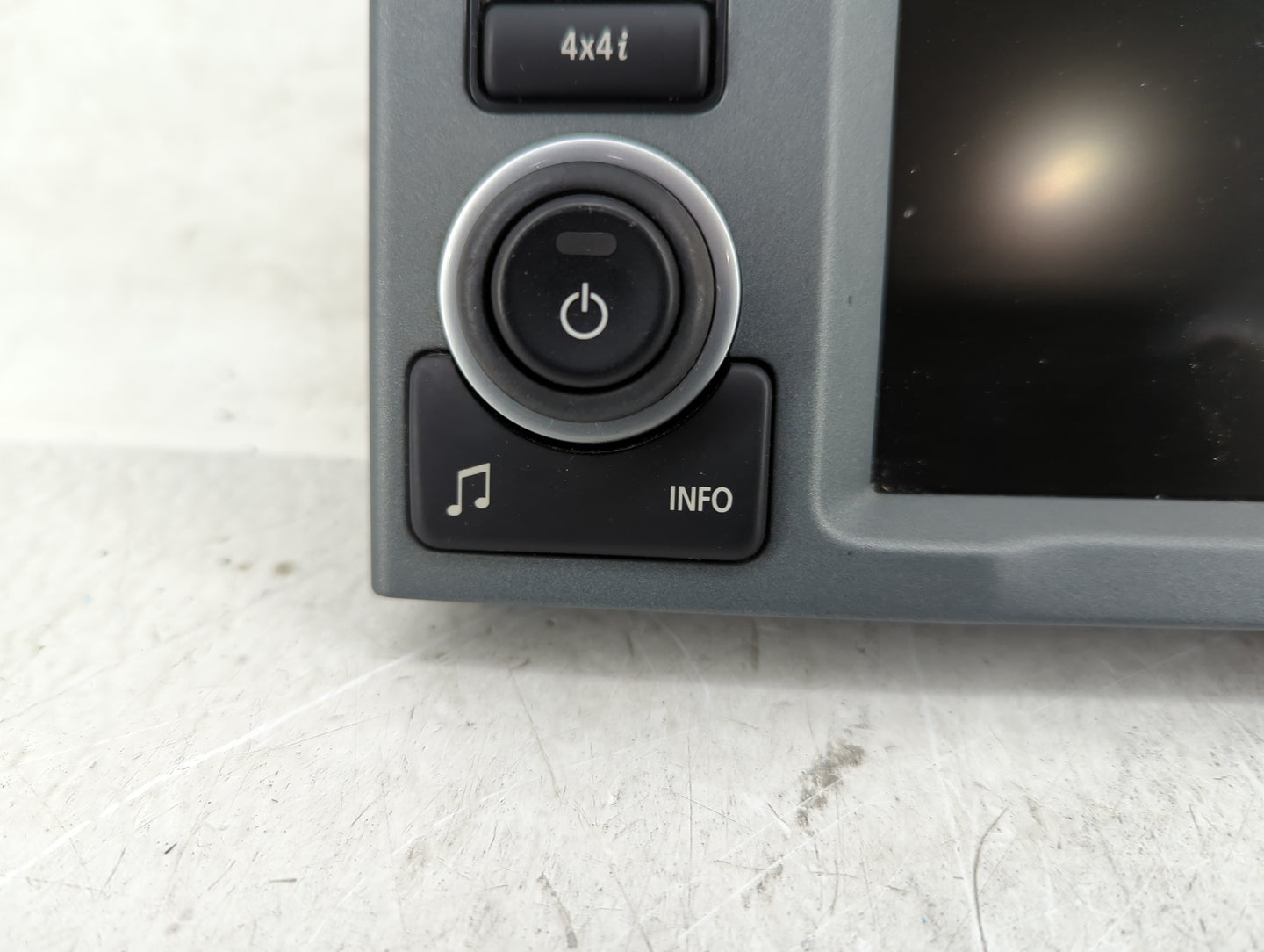 2005-2009 Land Rover Range Rover Information Display Screen - Oemusedautoparts1.com