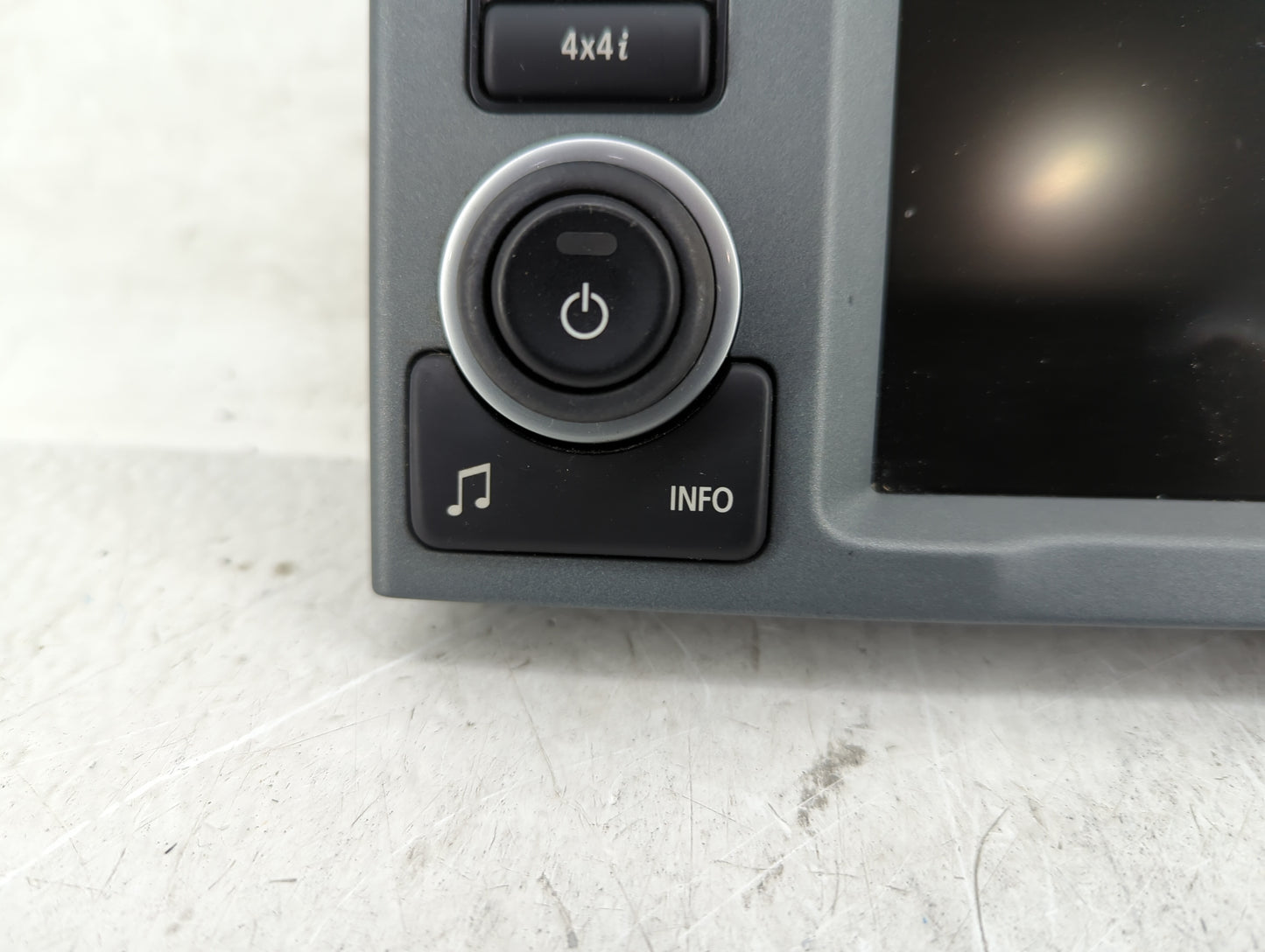 2005-2009 Land Rover Range Rover Information Display Screen - Oemusedautoparts1.com