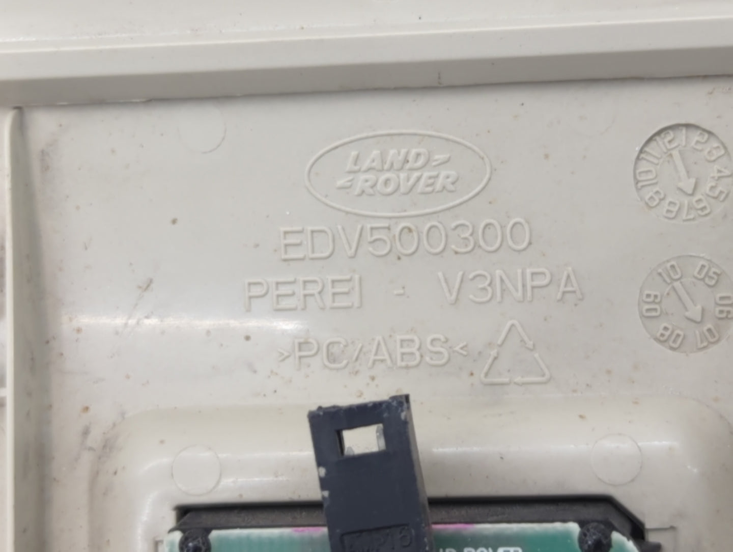 2008 Land Rover Range Rover Overhead Roof Console Cream - Oemusedautoparts1.com