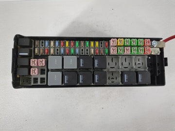 2007-2009 Land Rover Range Rover Sport Fusebox Fuse Box Panel Relay Module P/N:273528401 Fits Fits 2007 2008 2009 OEM Used Auto Parts