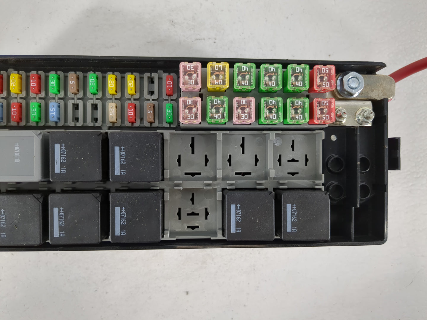 2007-2009 Land Rover Range Rover Sport Fusebox Fuse Box Panel Relay Module P/N:273528401 Fits Fits 2007 2008 2009 OEM Used A