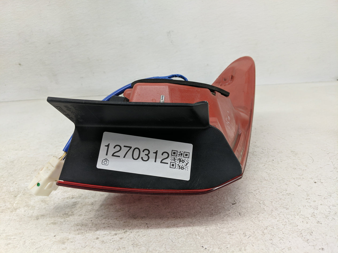 2007-2009 Lexus Es350 Passenger Right Side Deck Lid Mounted Tail Light - Oemusedautoparts1.com