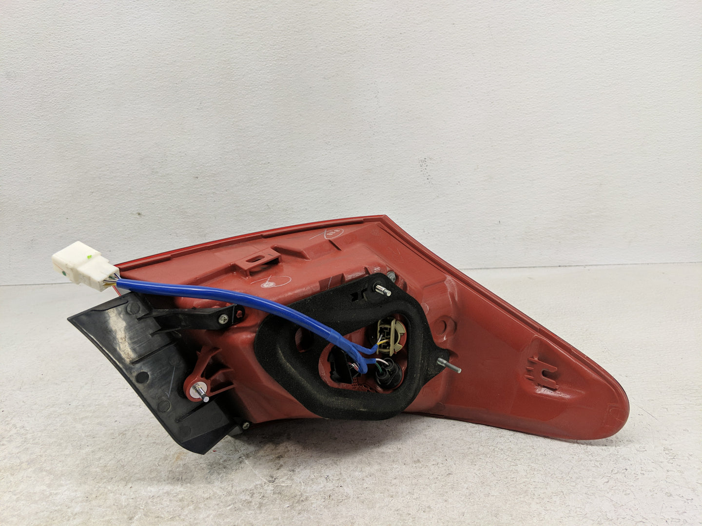2007-2009 Lexus Es350 Passenger Right Side Deck Lid Mounted Tail Light - Oemusedautoparts1.com
