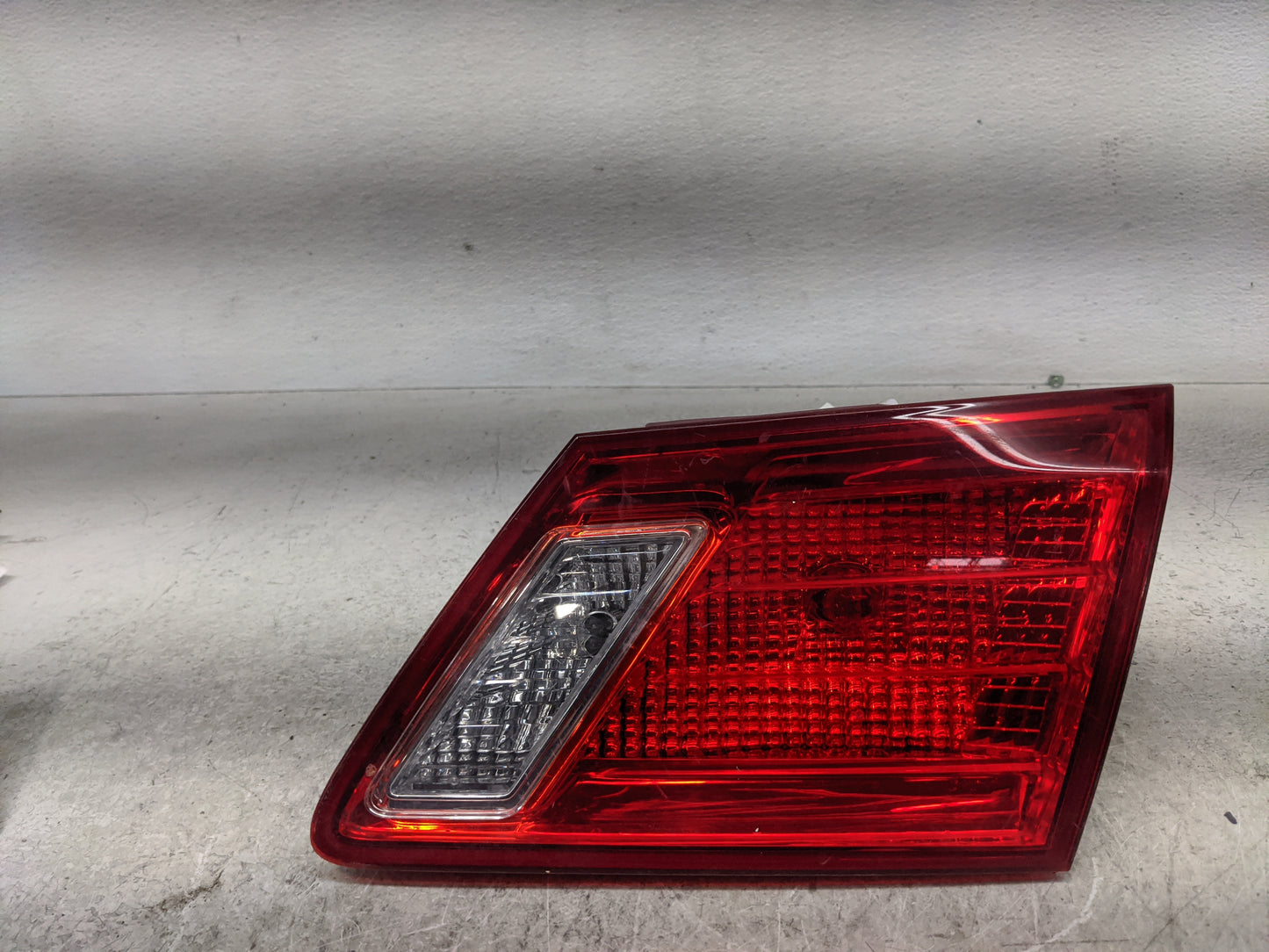 2007-2009 Lexus Es350 Tail Light Assembly Passenger Right OEM Fits Fits 2007 2008 2009 OEM Used Auto Parts - Oemusedautopart