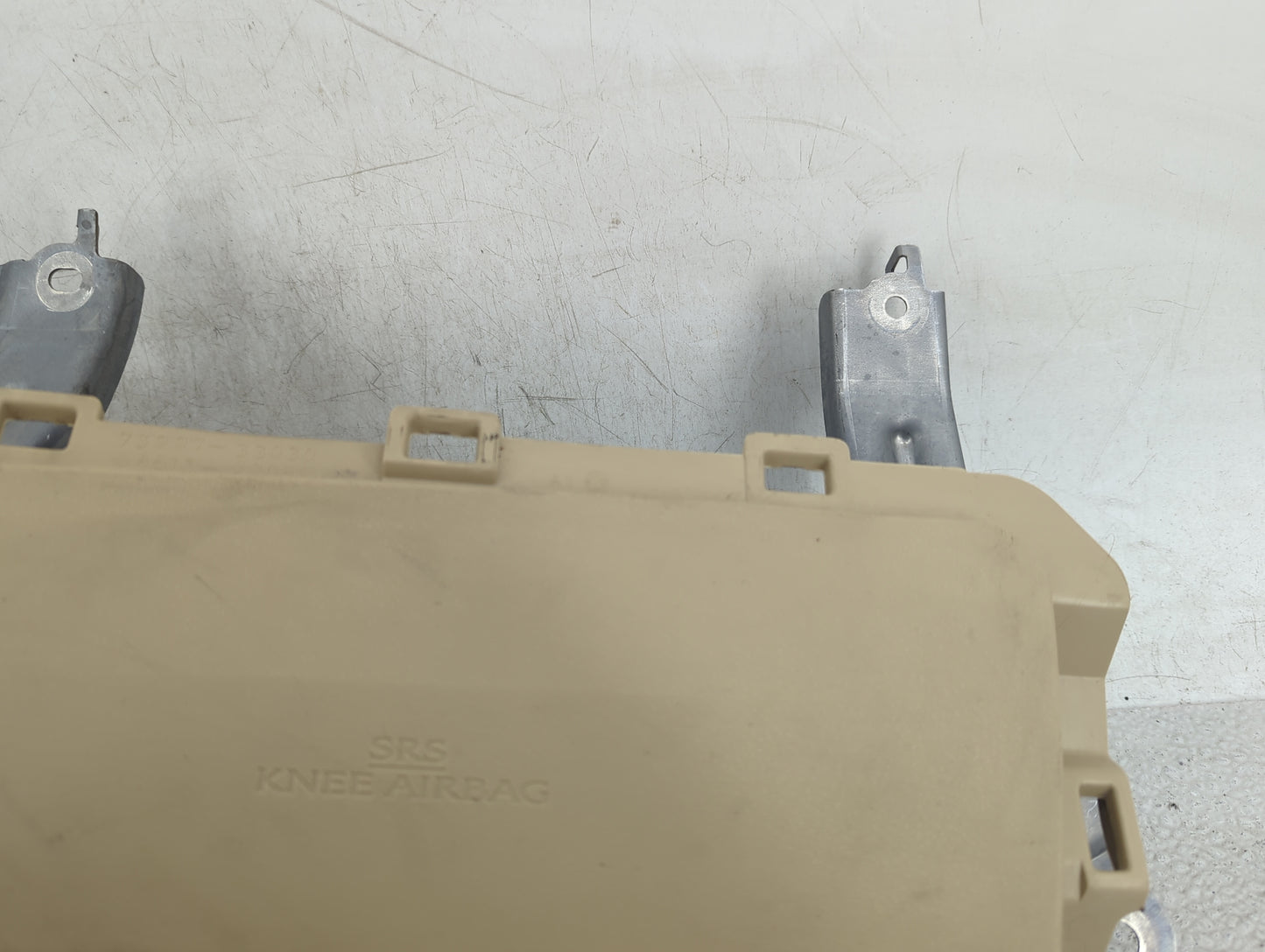 2008 Lexus Es350 Air Bag Driver Left Knee OEM P/N:1D0943408M39 Fits OEM Used Auto Parts - Oemusedautoparts1.com