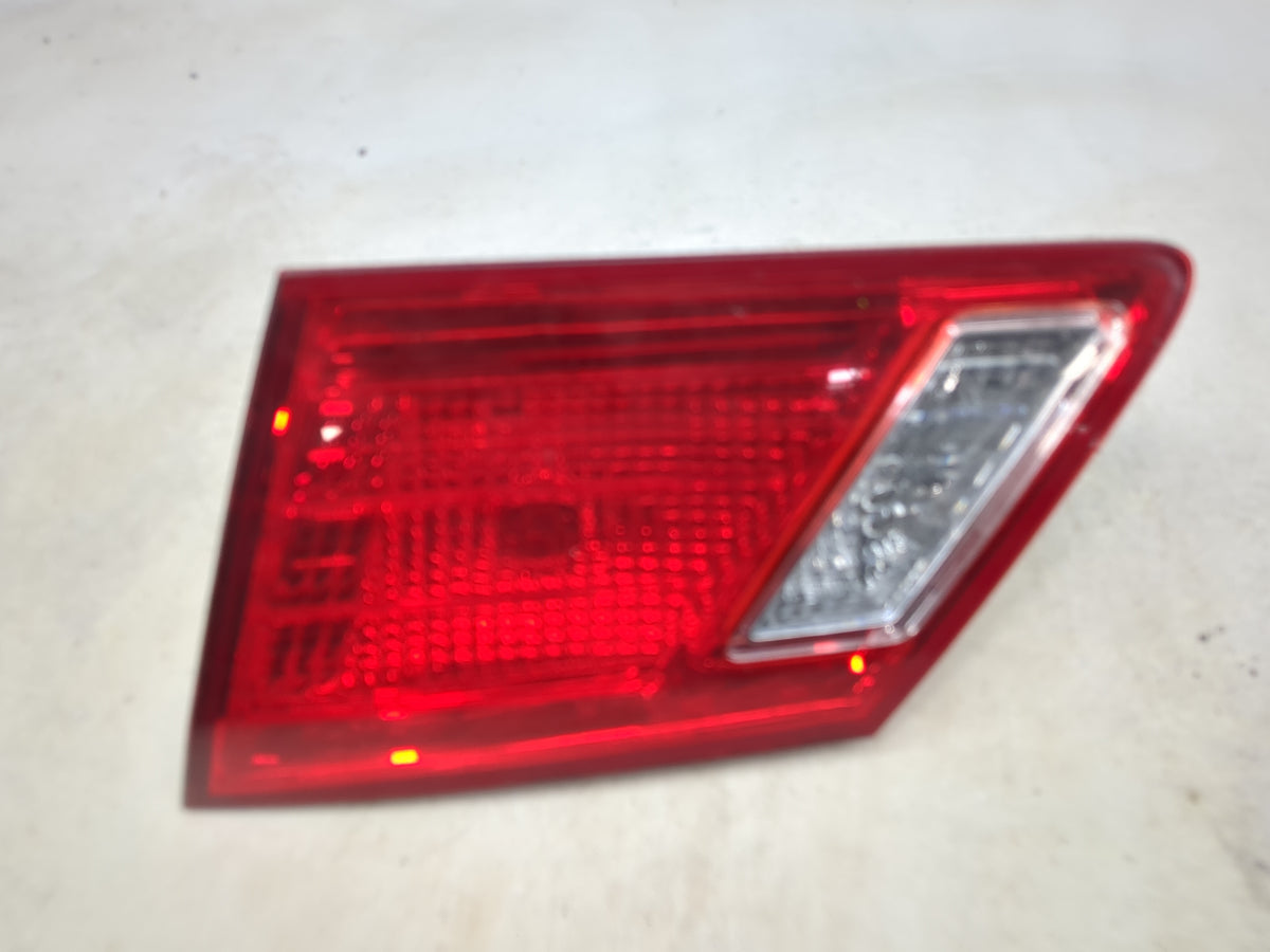 2007-2009 Lexus Es350 Passenger Right Side Deck Lid Mounted Tail Light 1513454 - Oemusedautoparts1.com