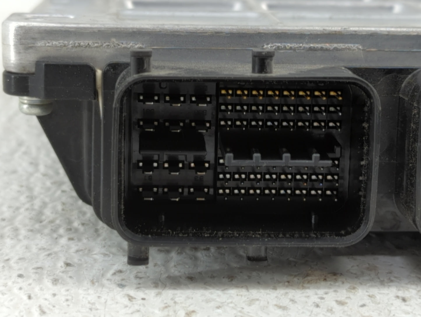 2008-2009 Lexus Es350 PCM Engine Control Computer ECU ECM PCU OEM P/N:89661-33E71 89661-33E70 Fits Fits 2008 2009 OEM Used A