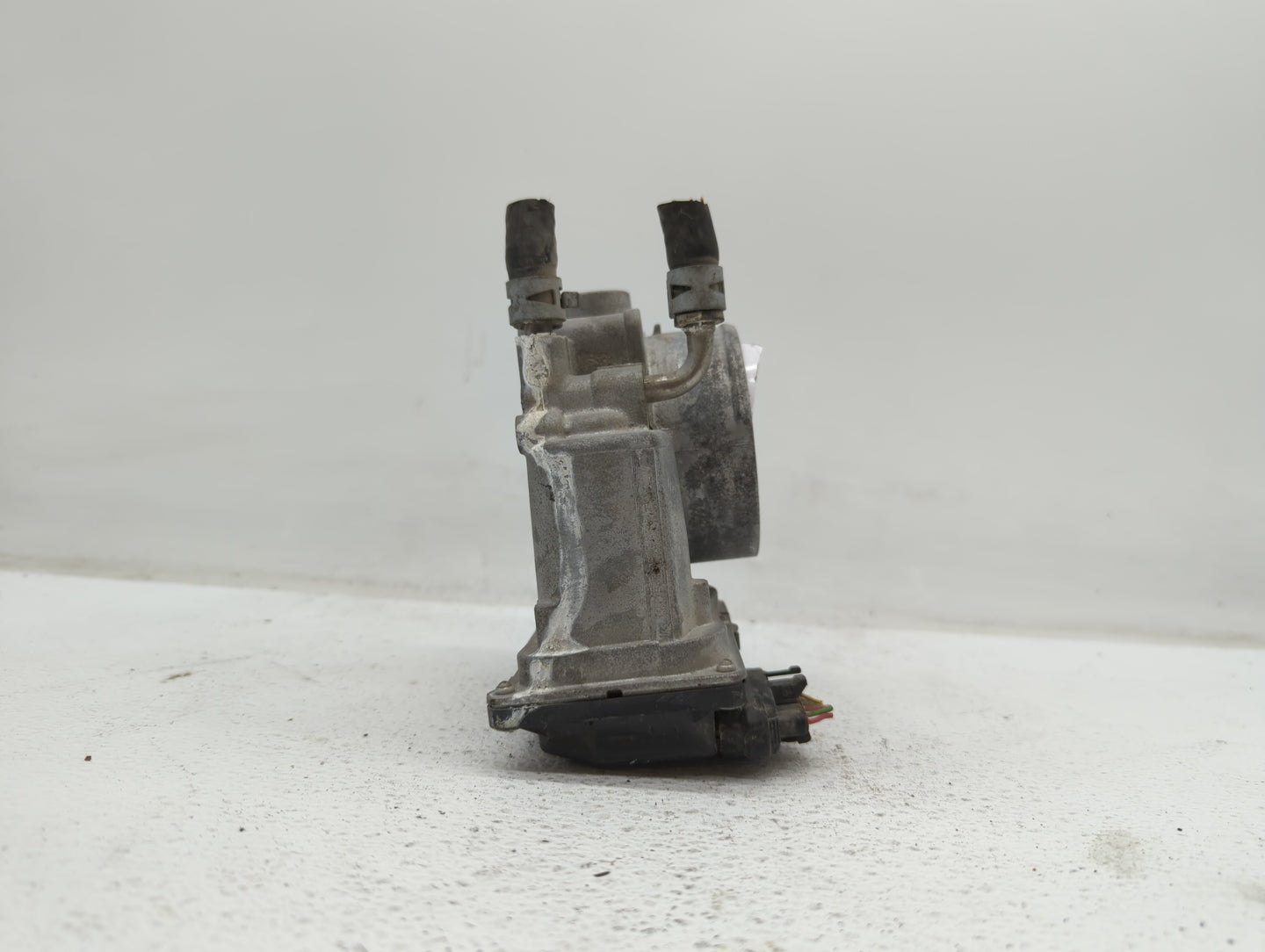 2007-2018 Lexus Es350 Throttle Body P/N:22030-0P050 22030-31030 Fits OEM Used Auto Parts - Oemusedautoparts1.com