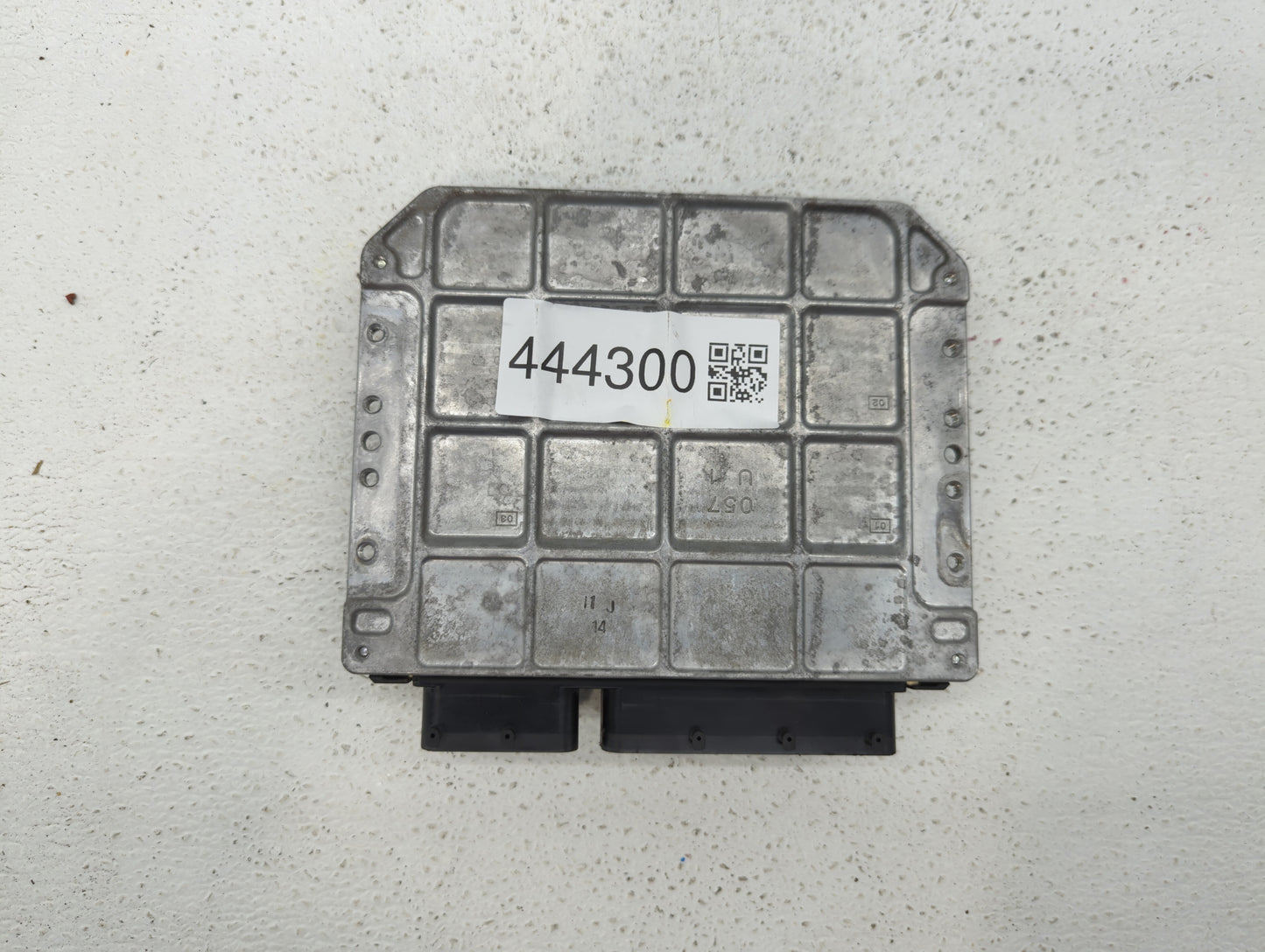 2008-2009 Lexus Es350 PCM Engine Control Computer ECU ECM PCU OEM P/N:89661-33E71 89661-33E70 Fits Fits 2008 2009 OEM Used A