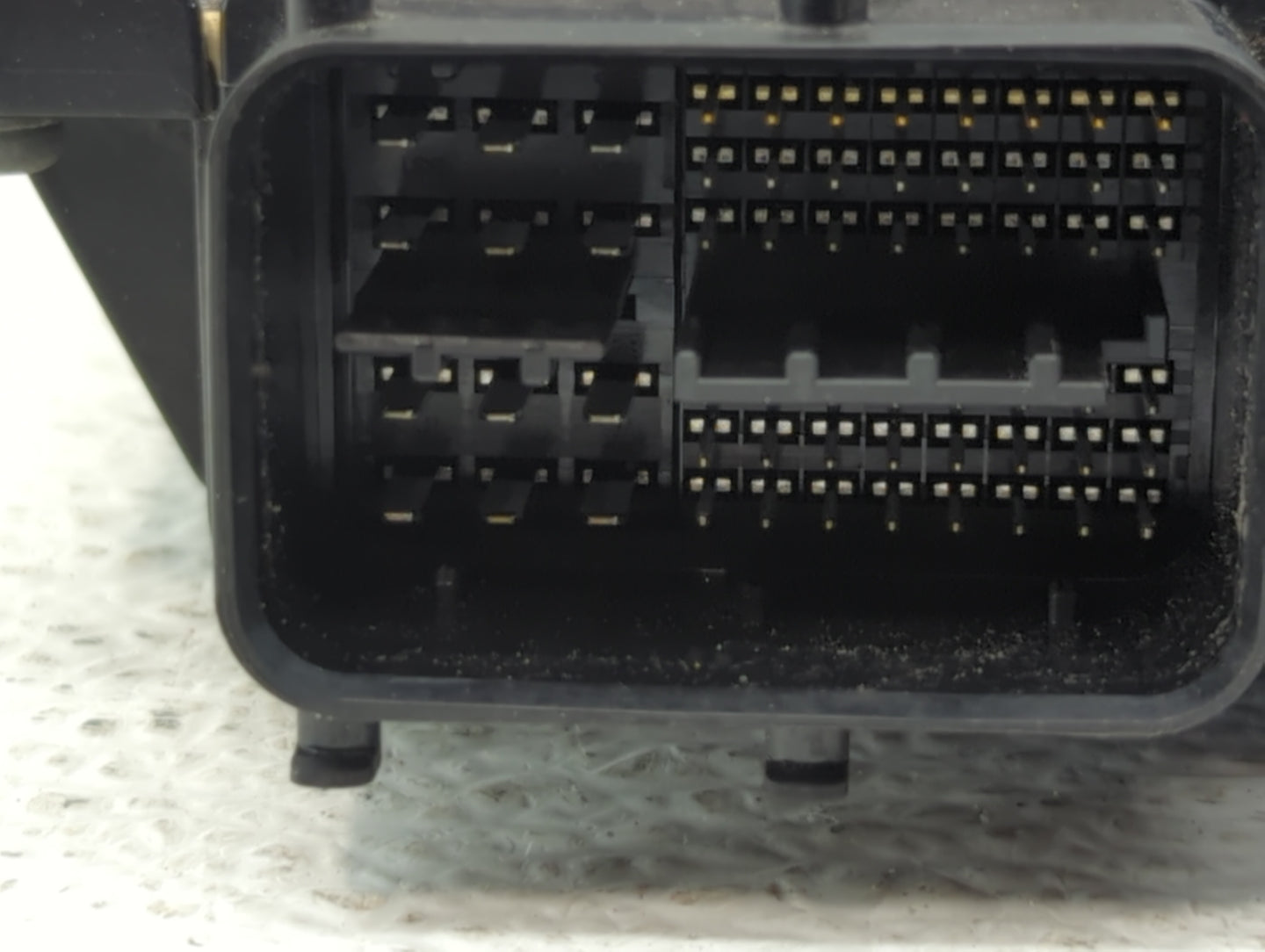 2008-2009 Lexus Es350 PCM Engine Control Computer ECU ECM PCU OEM P/N:89661-33E71 89661-33E70 Fits Fits 2008 2009 OEM Used A