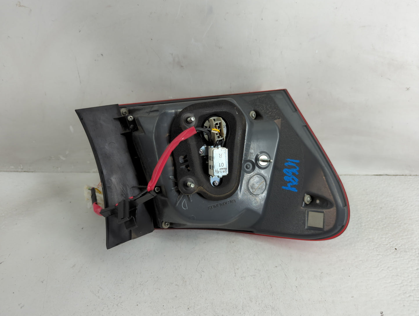 2007-2011 Lexus Gs350 Tail Light Assembly Passenger Right OEM Fits Fits 2006 2007 2008 2009 2010 2011 OEM Used Auto Parts - 