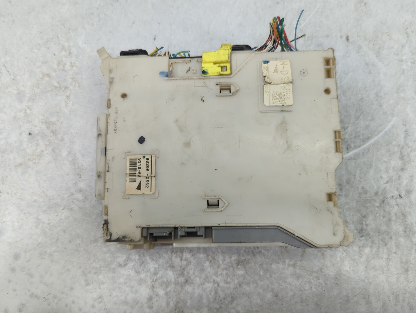 2007-2011 Lexus Gs350 Body Control Module Bcm Inner Cabin Fuse Box - Oemusedautoparts1.com