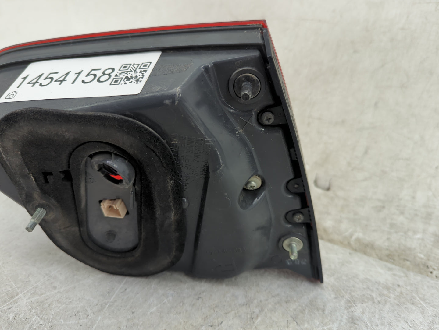 2007-2011 Lexus Gs350 Tail Light Assembly Passenger Right OEM Fits Fits 2006 2007 2008 2009 2010 2011 OEM Used Auto Parts - 