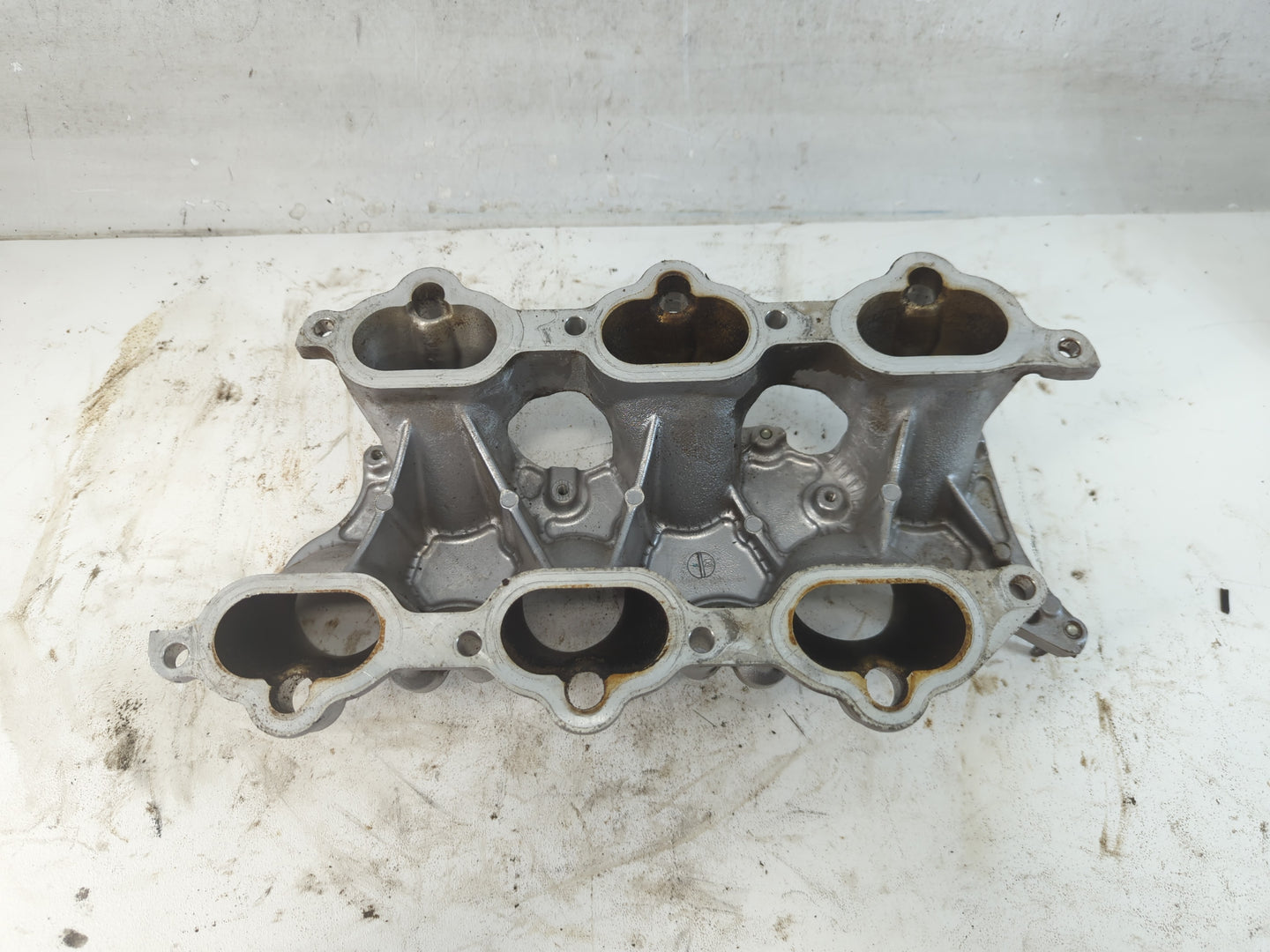 2008 Lexus Gs450h Air Intake Manifold Fits OEM Used Auto Parts - Oemusedautoparts1.com