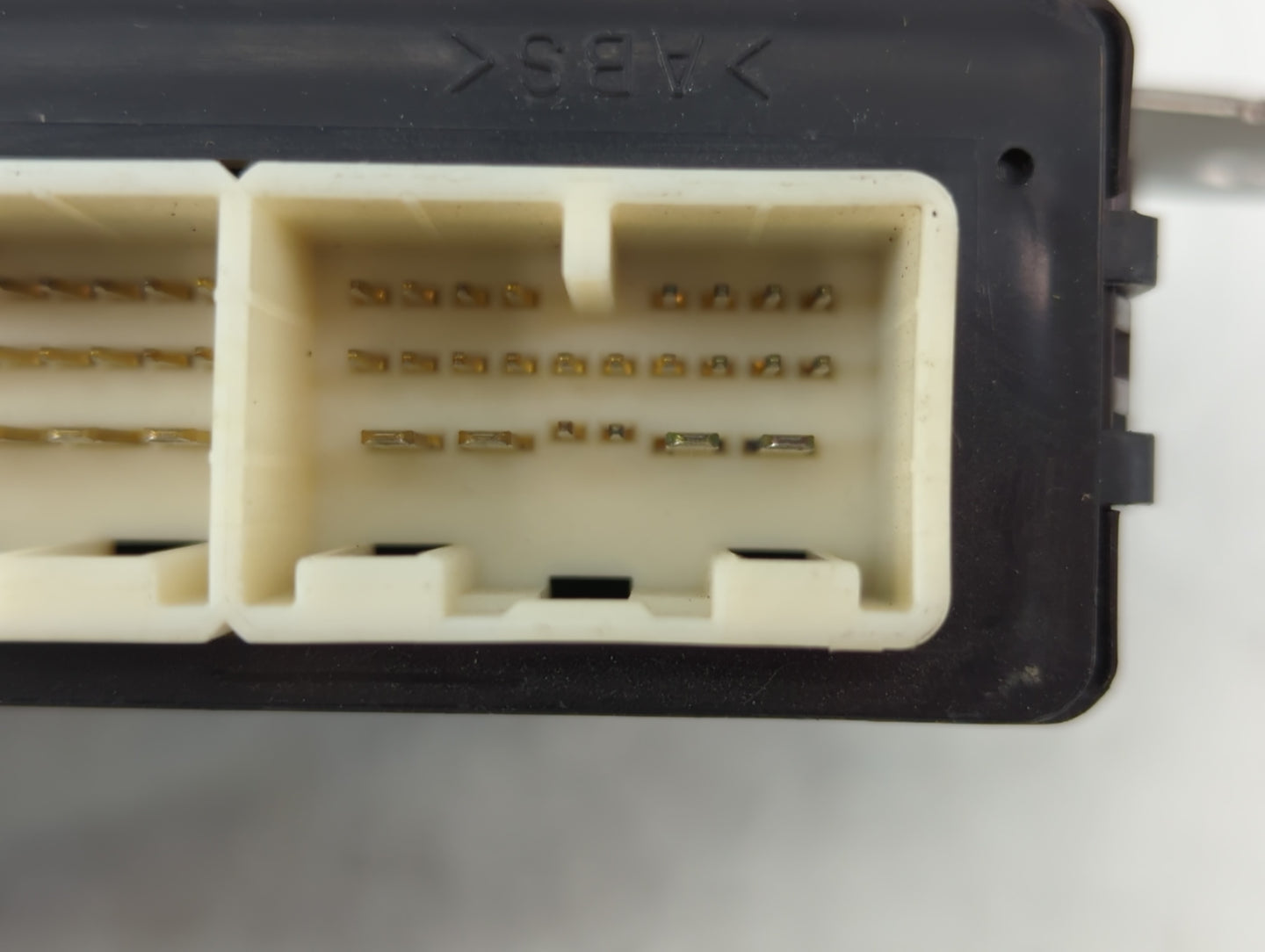 2008-2011 Lexus Gs460 Body Control Module Bcm Inner Cabin Fuse Box - Oemusedautoparts1.com