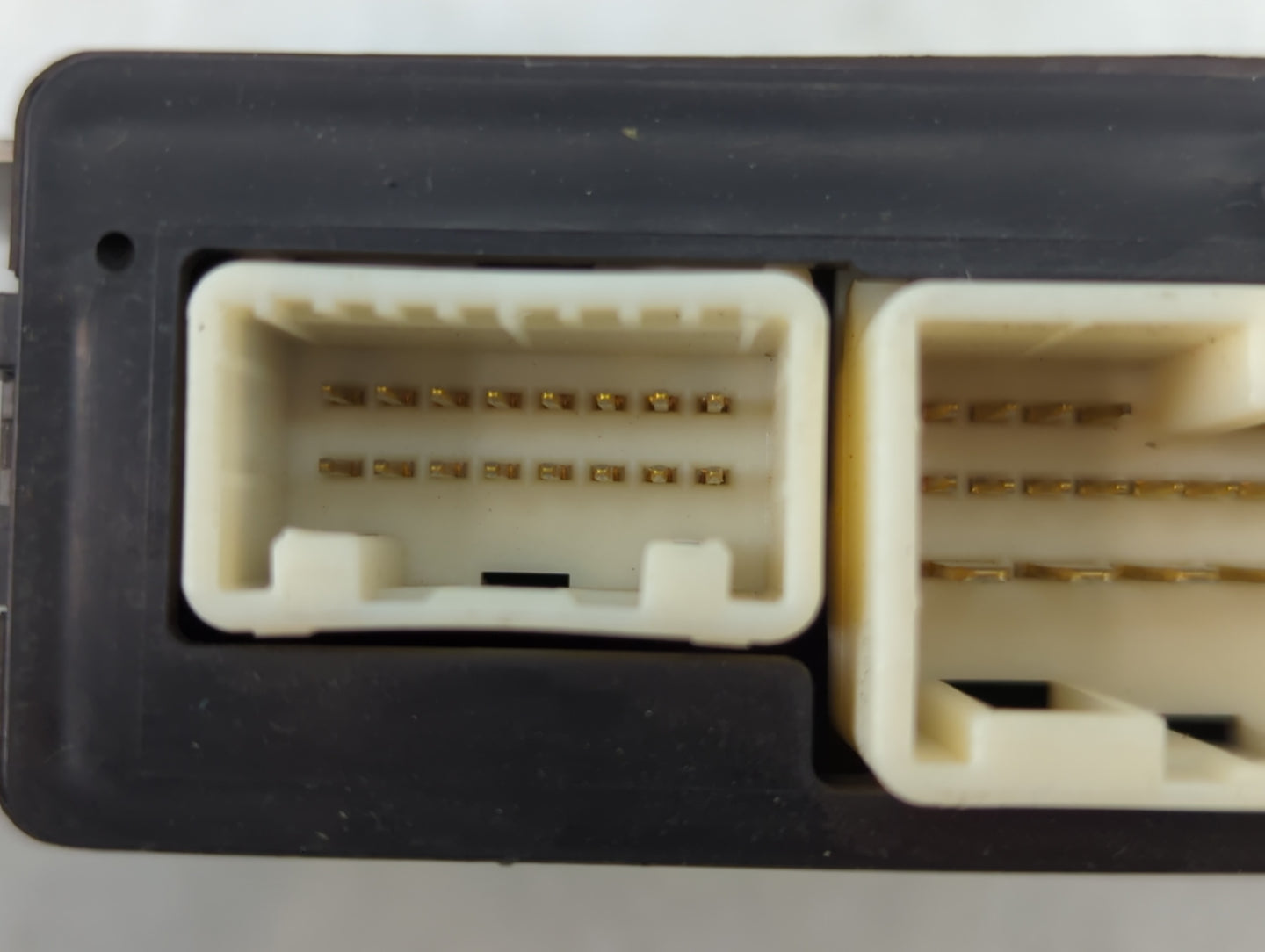2008-2011 Lexus Gs460 Body Control Module Bcm Inner Cabin Fuse Box - Oemusedautoparts1.com