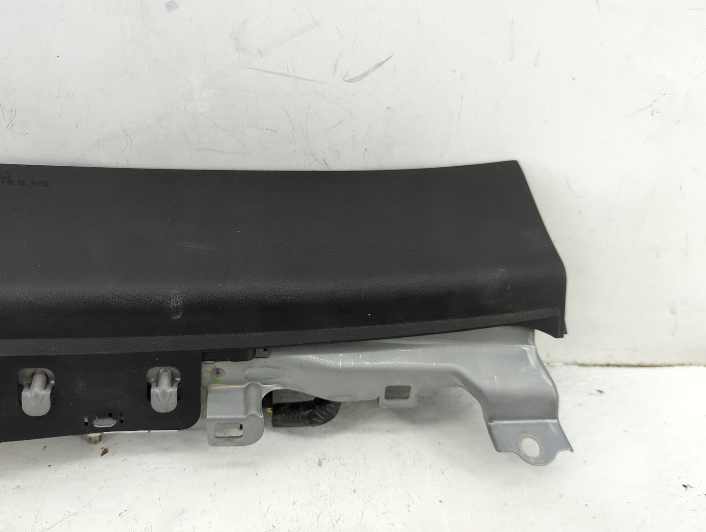 2006-2015 Lexus Is250 Air Bag Passenger Right Knee OEM Fits Fits 2006 2007 2008 2009 2010 2011 2012 2013 2014 2015 OEM Used 