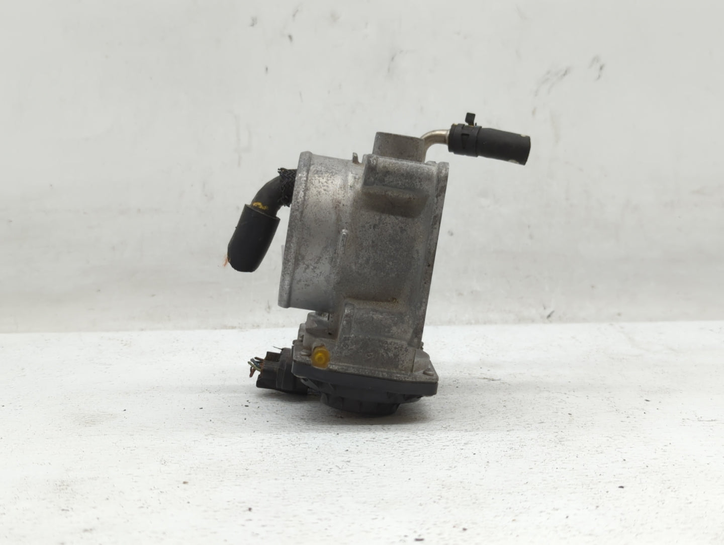 2006-2015 Lexus Is250 Throttle Body P/N:22030-31020 Fits Fits 2006 2007 2008 2009 2010 2011 2012 2013 2014 2015 OEM Used Aut