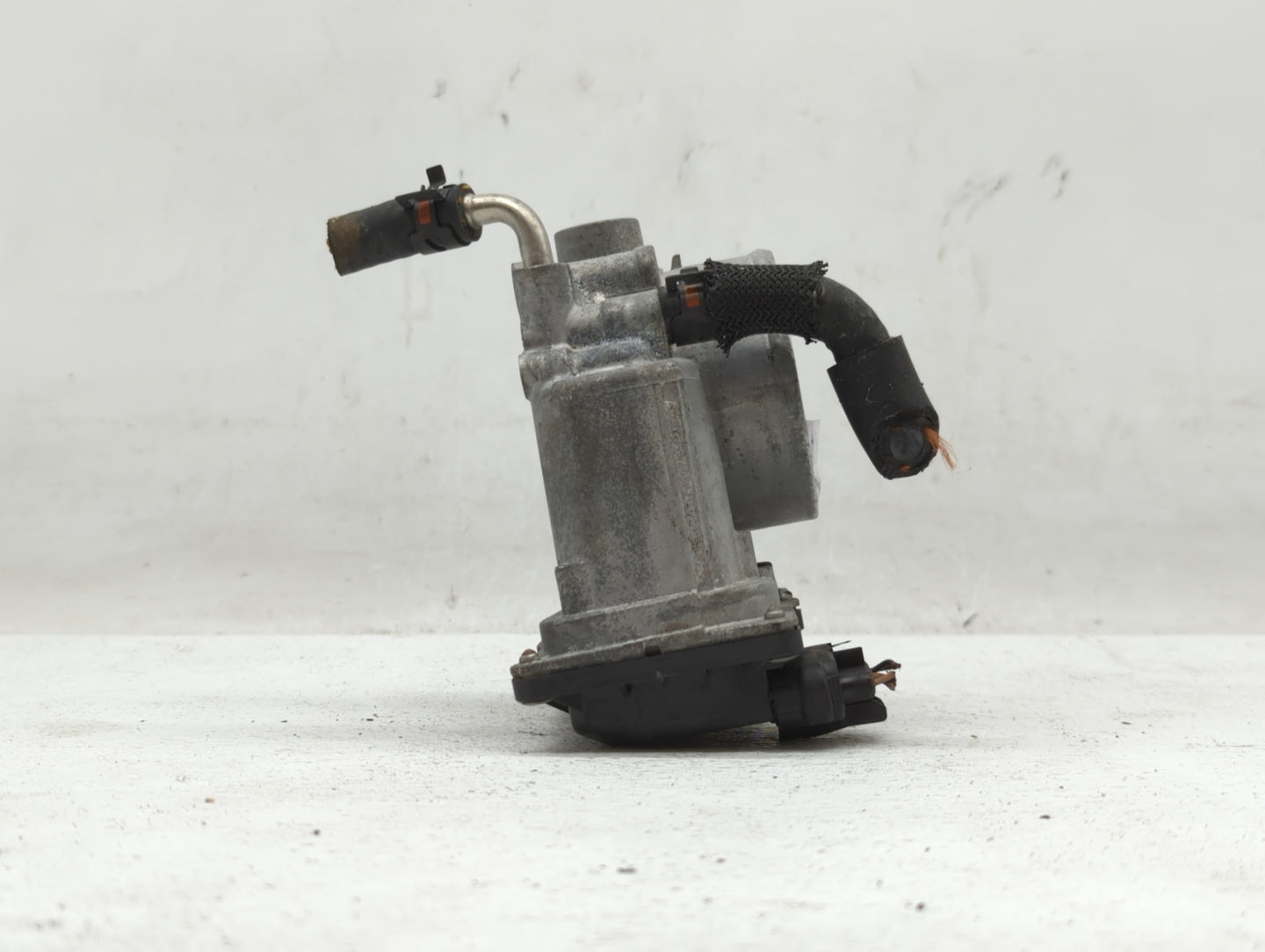 2006-2015 Lexus Is250 Throttle Body P/N:22030-31020 Fits Fits 2006 2007 2008 2009 2010 2011 2012 2013 2014 2015 OEM Used Aut