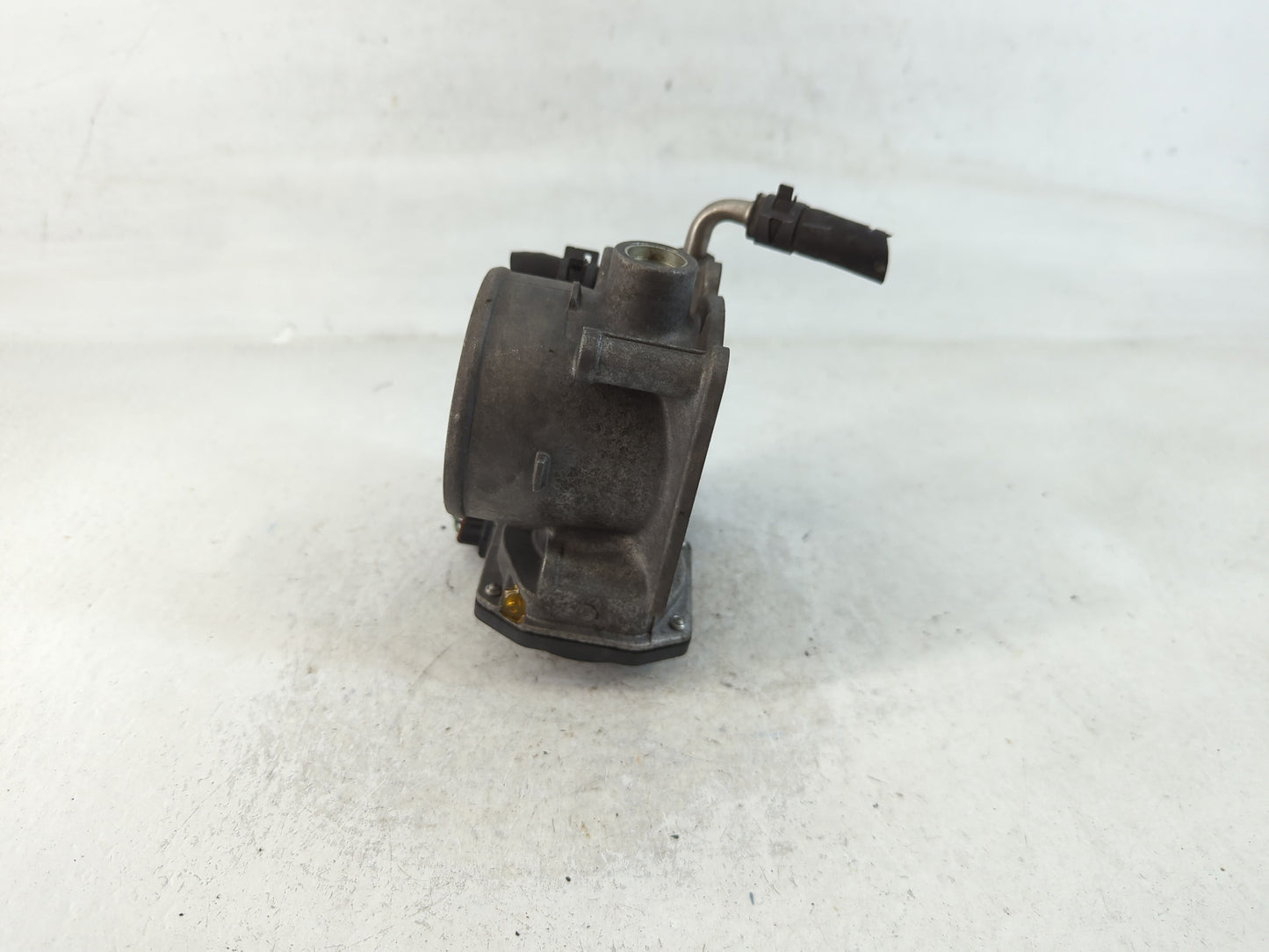 2006-2015 Lexus Is250 Throttle Body P/N:22030-31020 Fits Fits 2006 2007 2008 2009 2010 2011 2012 2013 2014 2015 OEM Used Aut