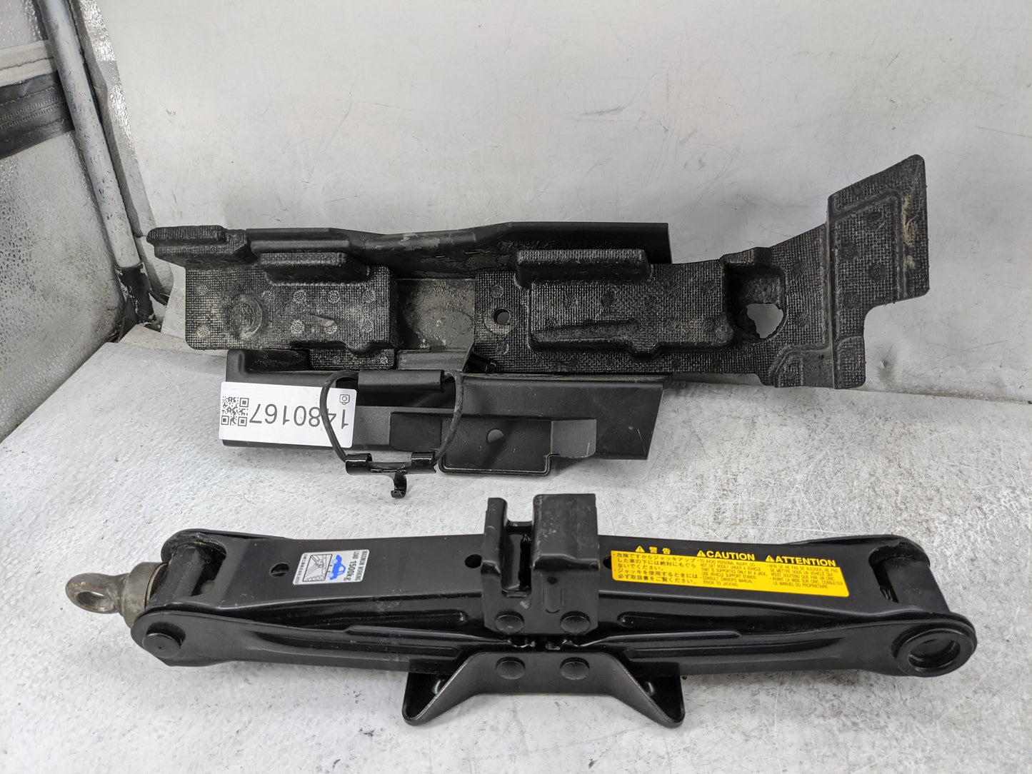 2008 Lexus Ls460 Spare Scissor Car Jack - Oemusedautoparts1.com