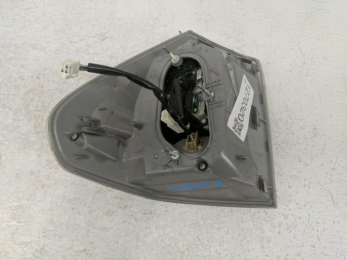 2007-2009 Lexus Rx350 Tail Light Assembly Passenger Right OEM Fits Fits 2004 2005 2006 2007 2008 2009 OEM Used Auto Parts - 